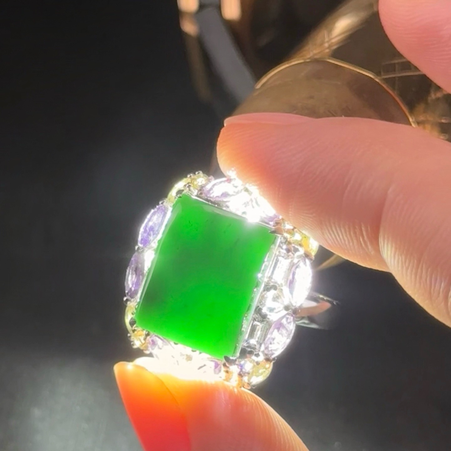 精品18k墨翠女戒 种好色正 黑度极好 打灯通透 油性十足 尺寸21.8