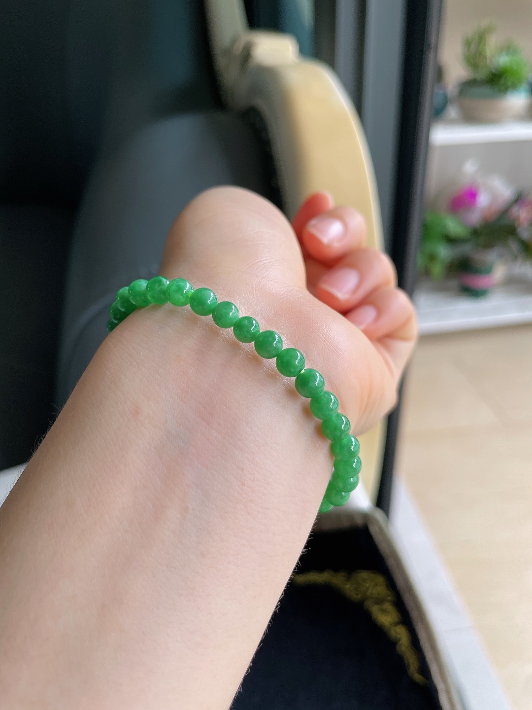 缅甸天然翡翠A货，满绿手链，尺寸：5.5mm。【编2651】