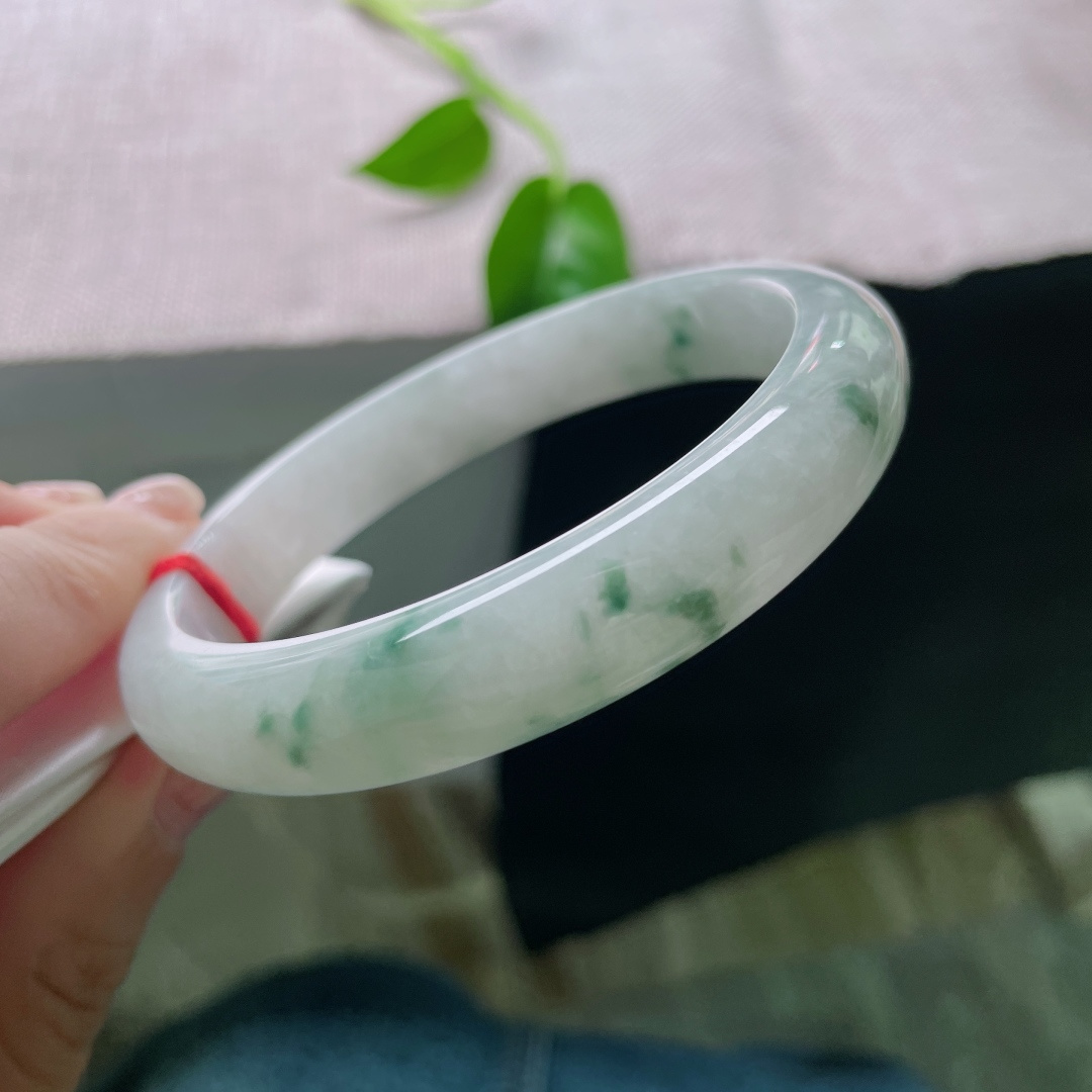 61.8/11.8/7.8，飘花正圈，水润，细腻，甜美，优雅，一点皮纹，ss52201a