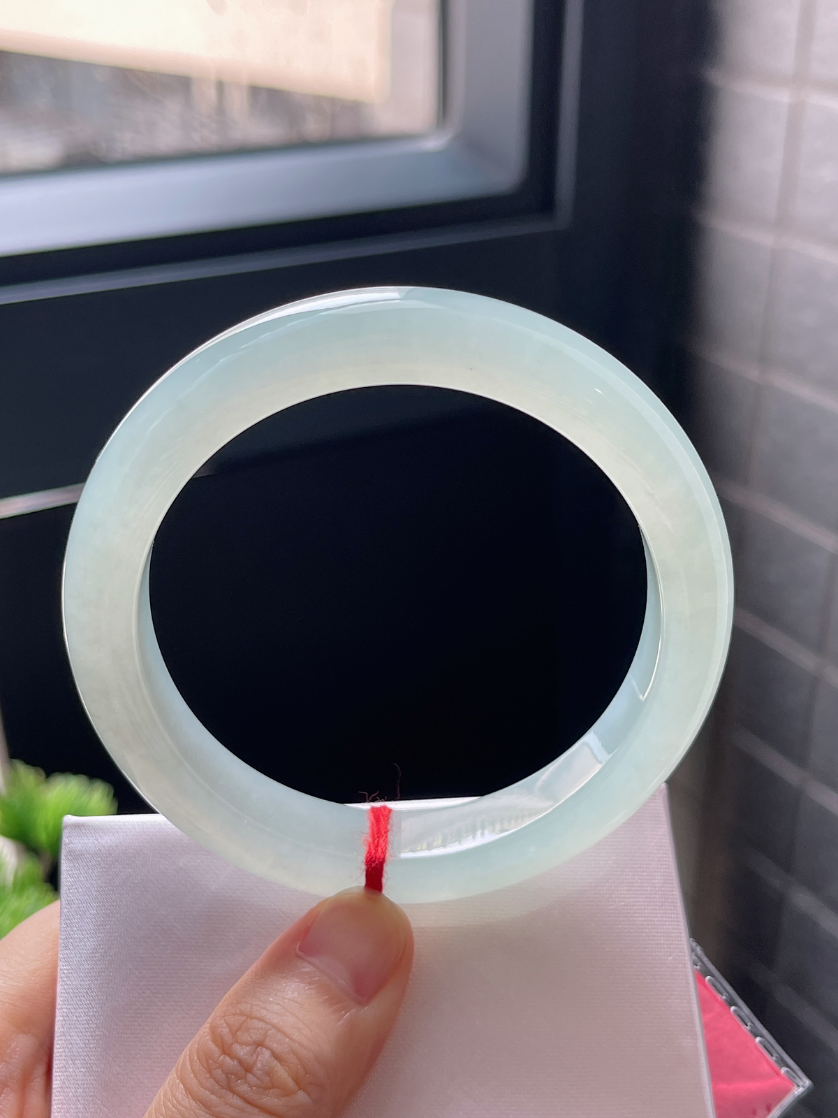 正圈57.7，胶润淡绿翡翠正圈手镯