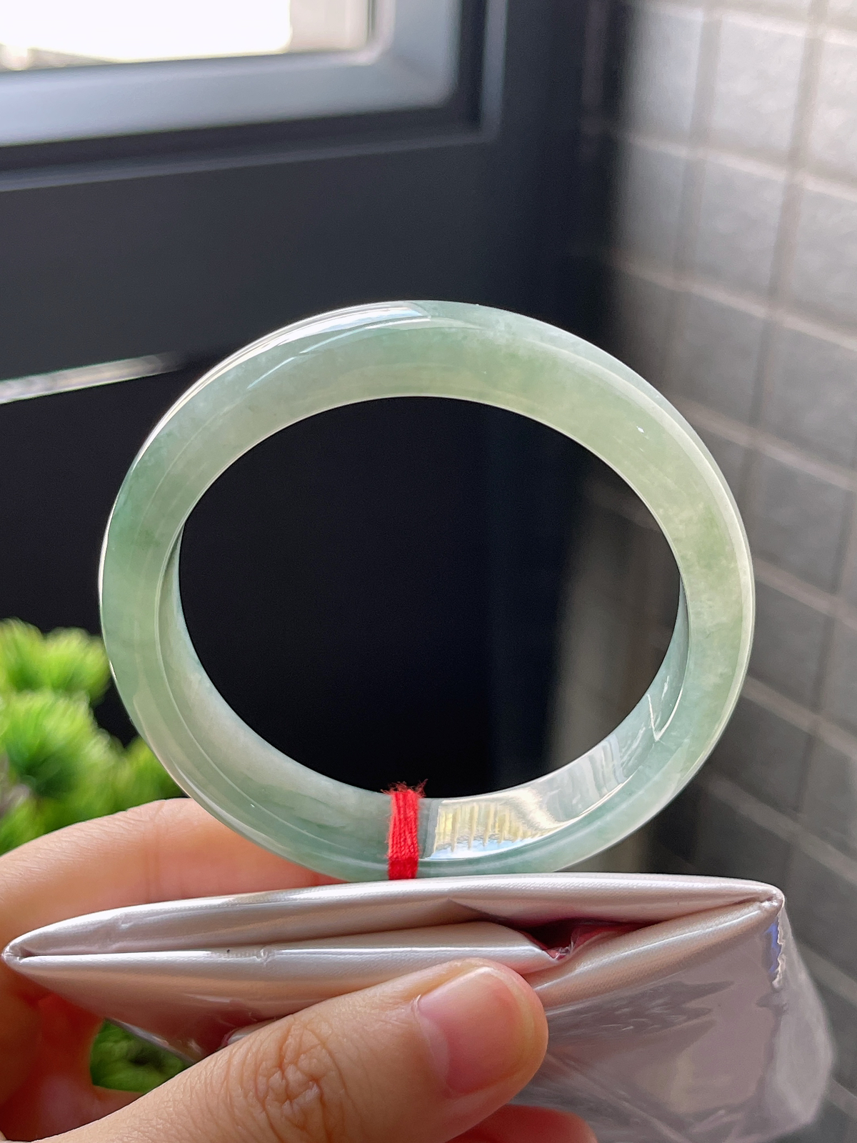 正圈54.3，冰糯飘花正圈翡翠手镯