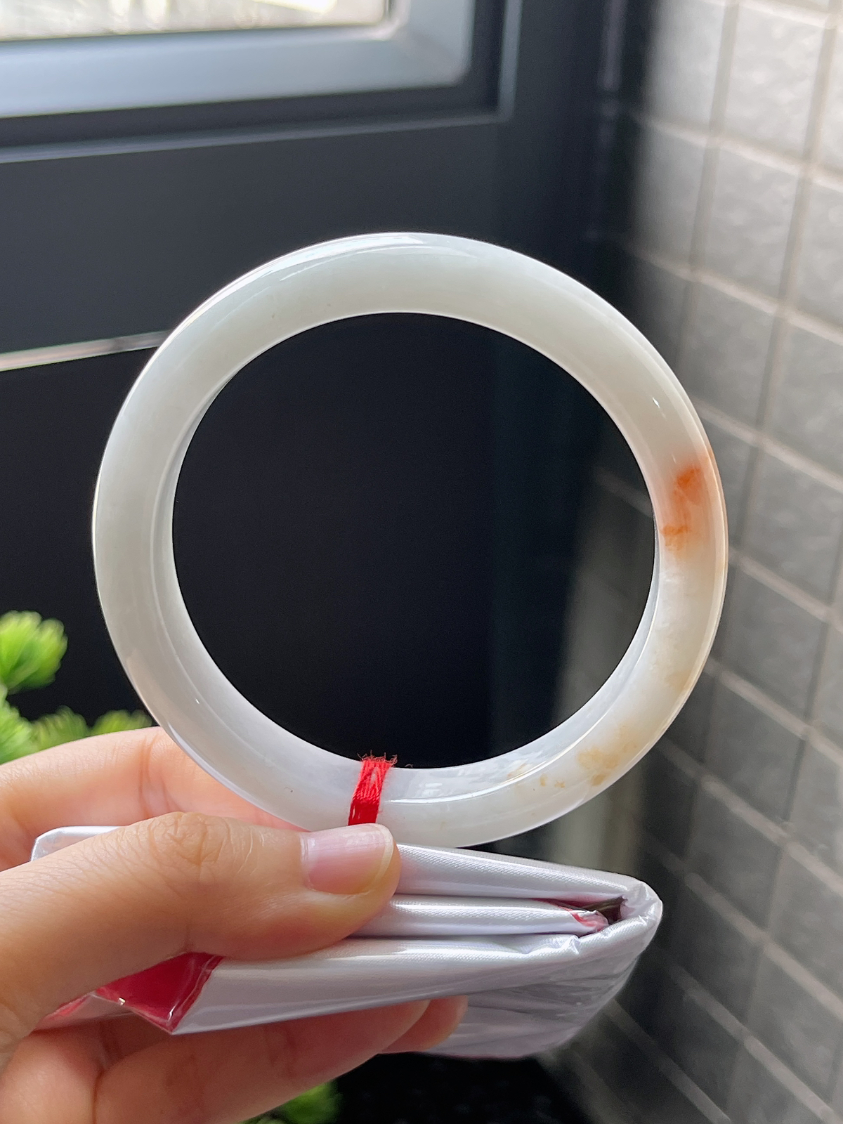 正圈61.5，糯化砂红翡大圈口翡翠手镯