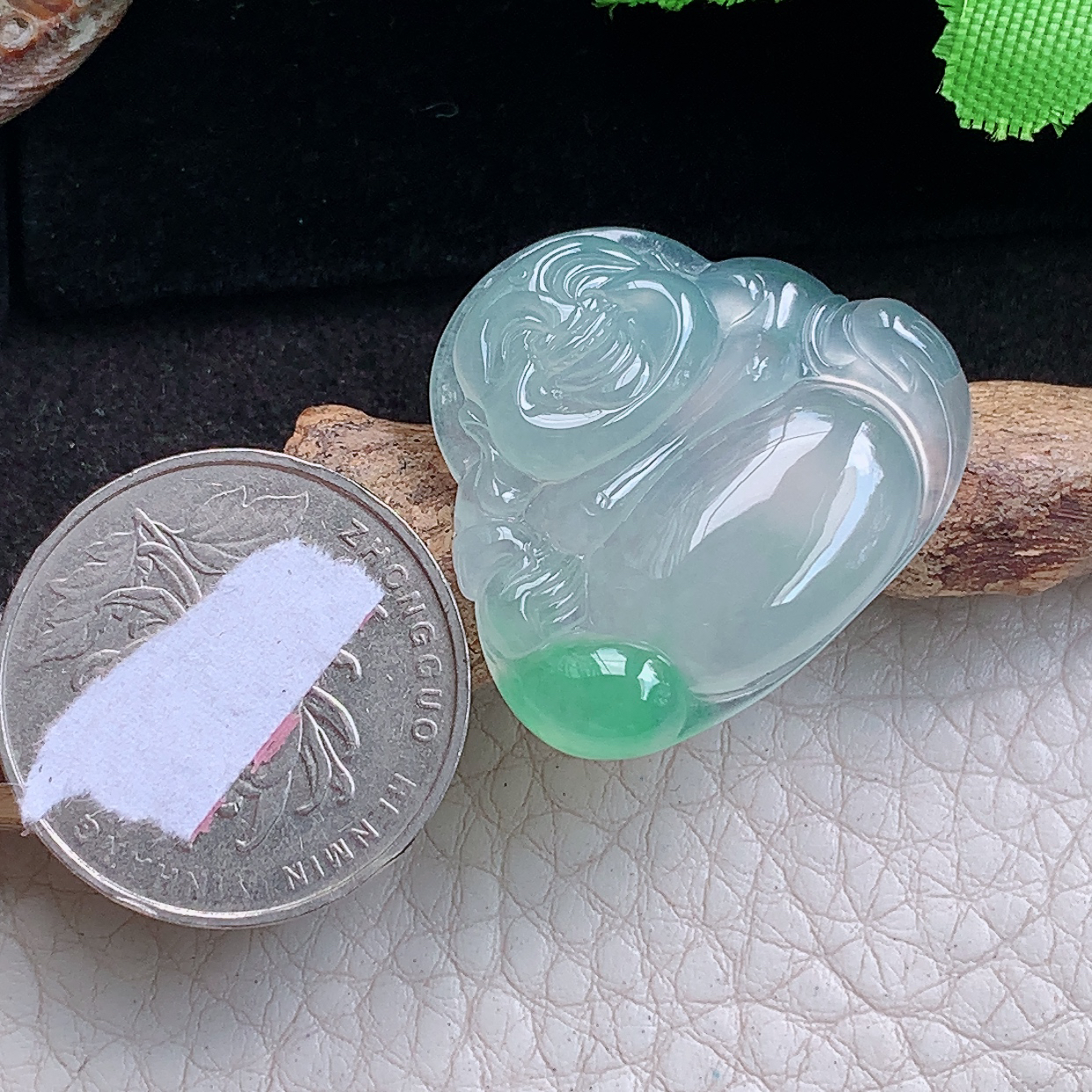 gp实拍27.2*30.8*5镶嵌款天然缅甸翡翠冰飘绿佛公 开心佛玉吊坠