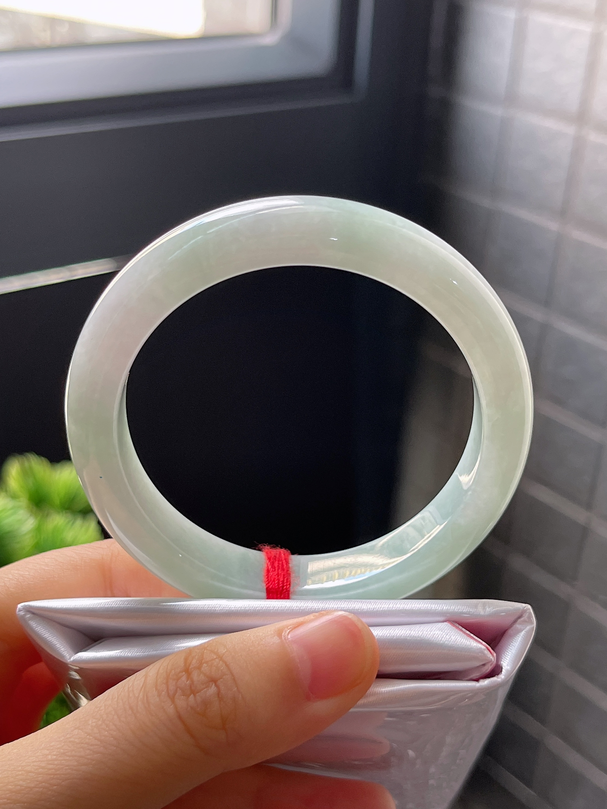 正圈52.7，糯化果绿正圈翡翠手镯