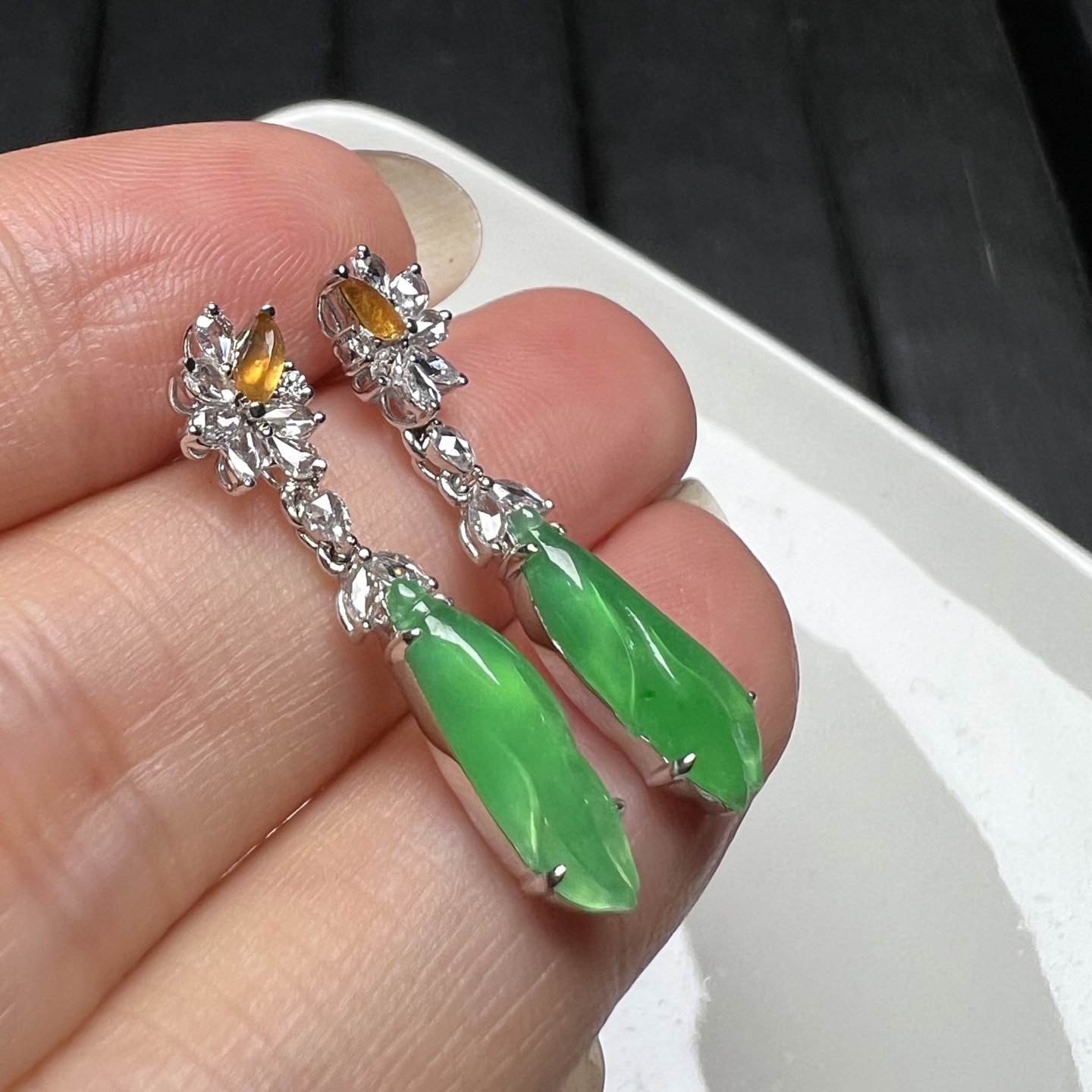️18k金钻石镶嵌冰种阳绿翡翠兰花耳坠耳环天然A货精品，13.5-5.2