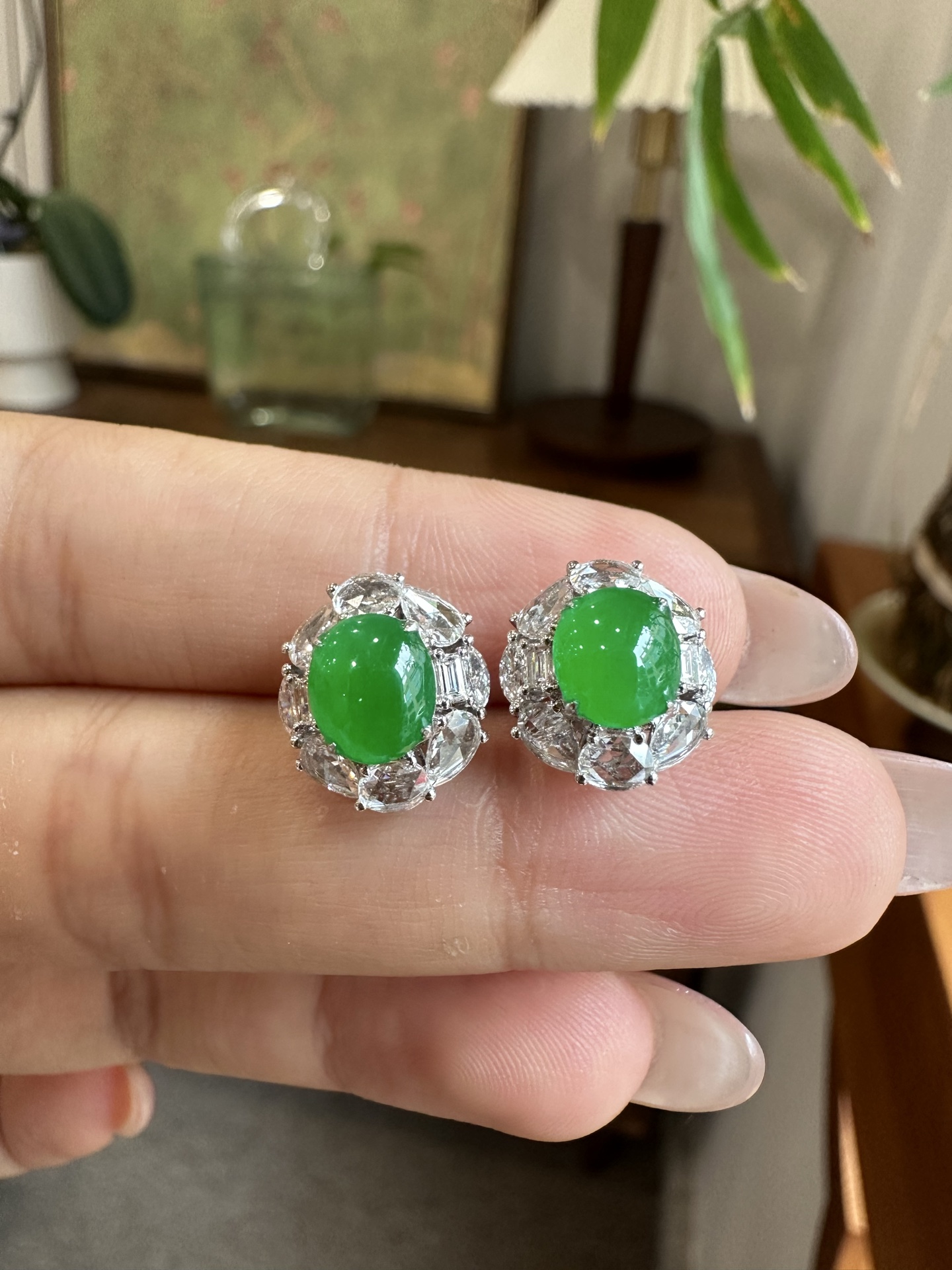 ️ 阳绿蛋面耳钉