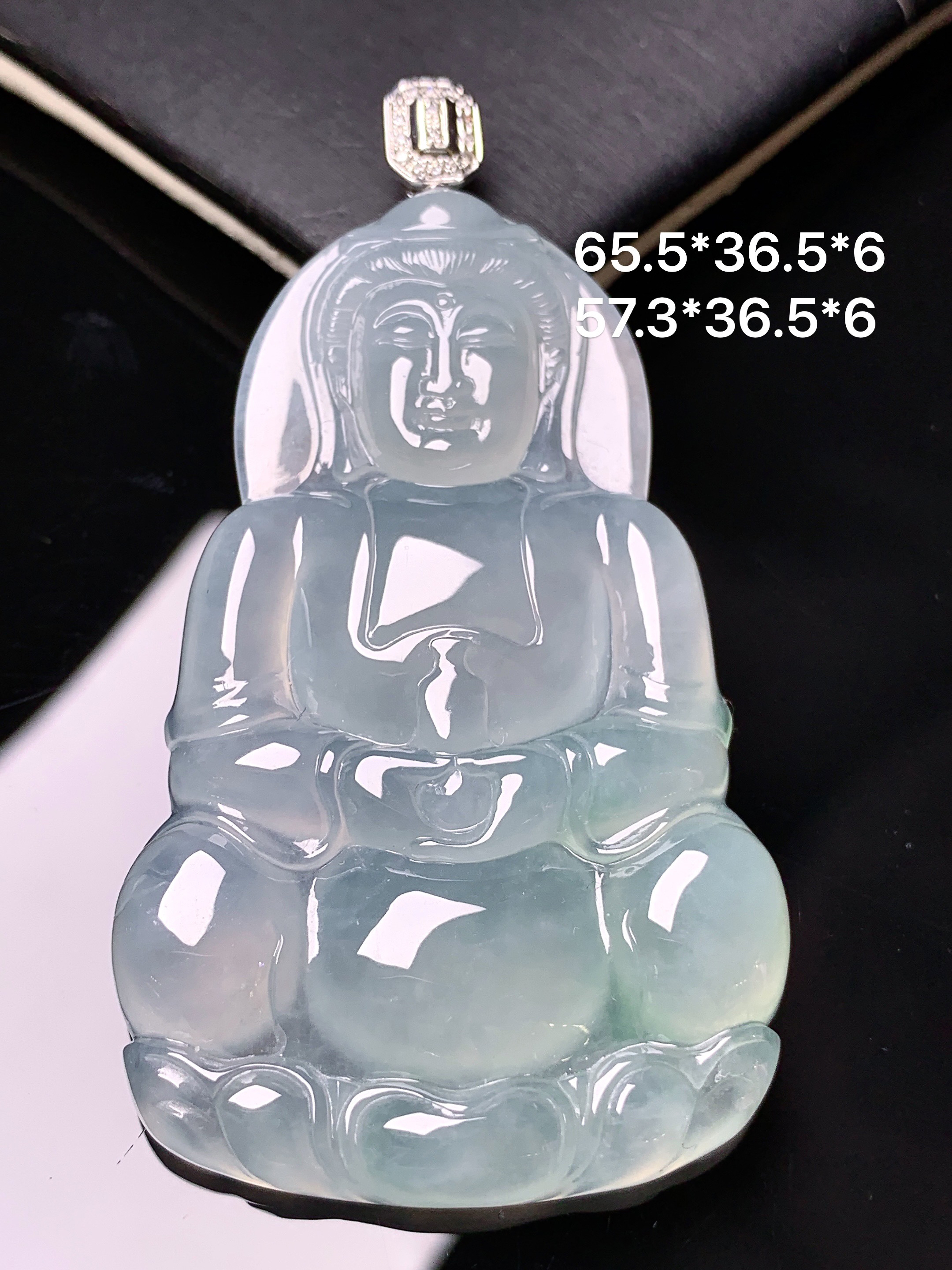 18k金钻镶嵌冰种观音吊坠 玉质细腻 色泽艳丽清新 水润亮眼 整体尺寸65.5*36.5*6 a5