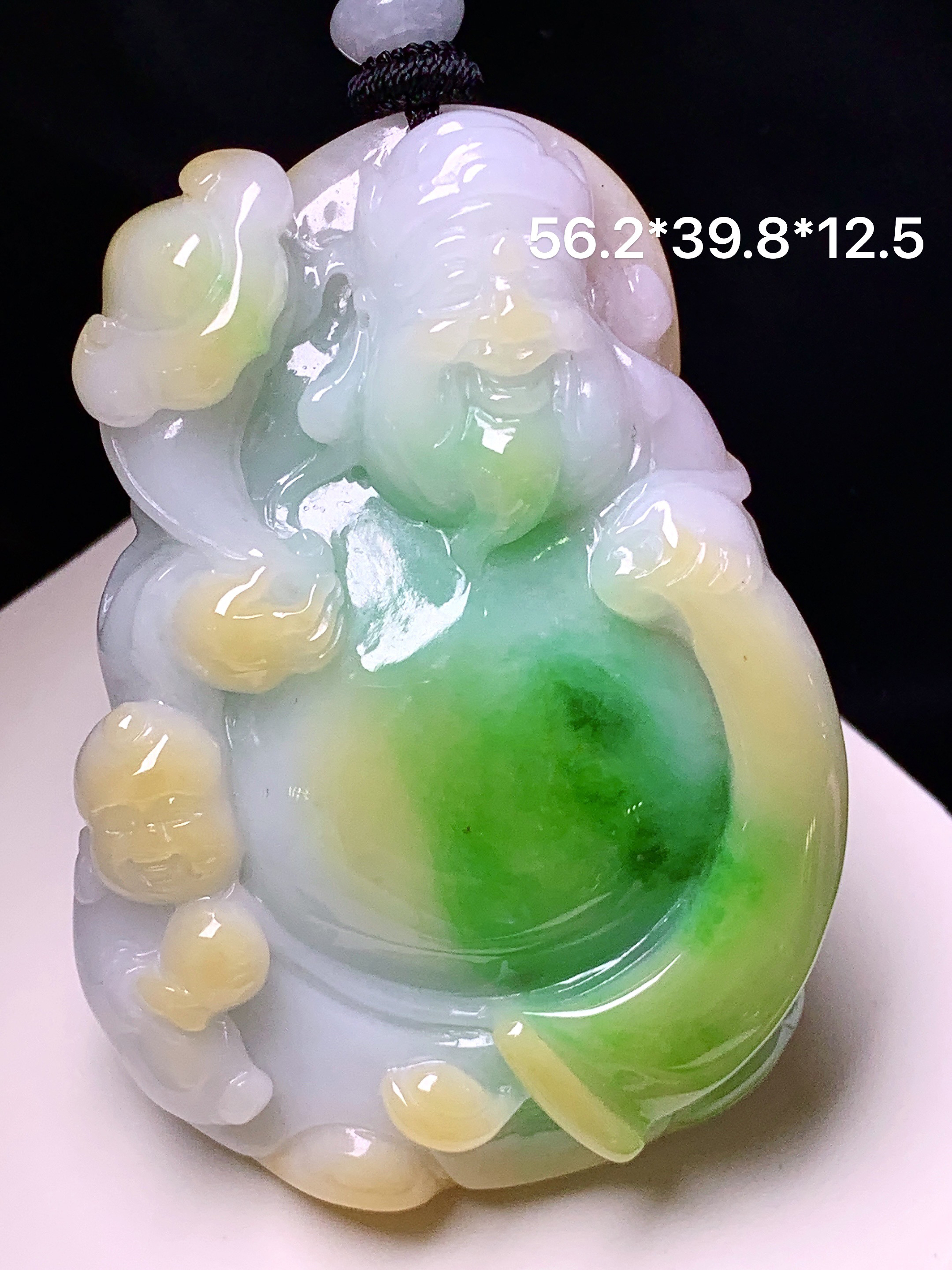飘黄绿翡财神爷吊坠 玉质细腻 色泽艳丽清新 水润亮眼 整体尺寸56.2*39.8*12.5 w1