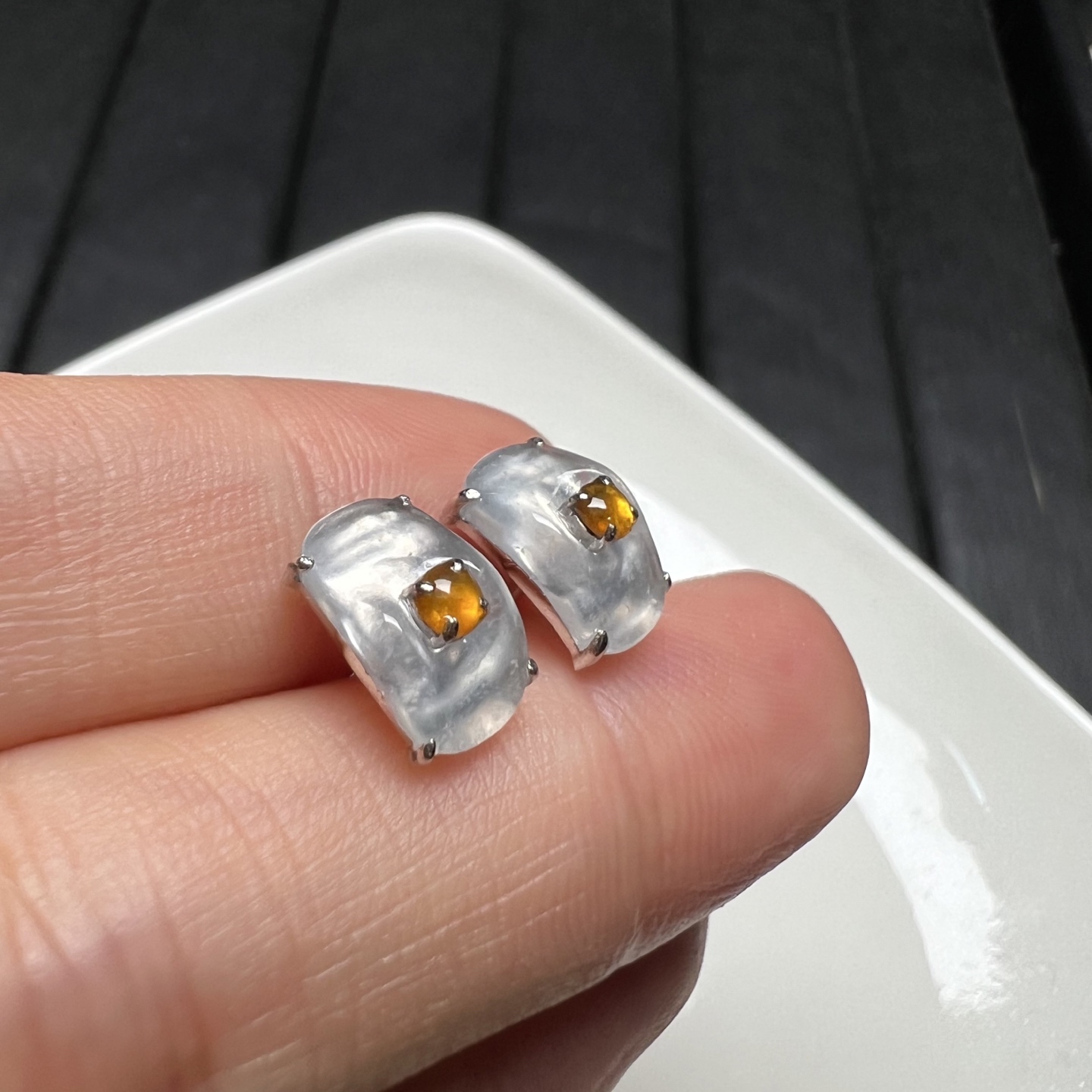 18k金镶嵌高冰玻璃种起荧光风生水起耳钉设计款元宝高品质小精品，9.6-5.9-4.2