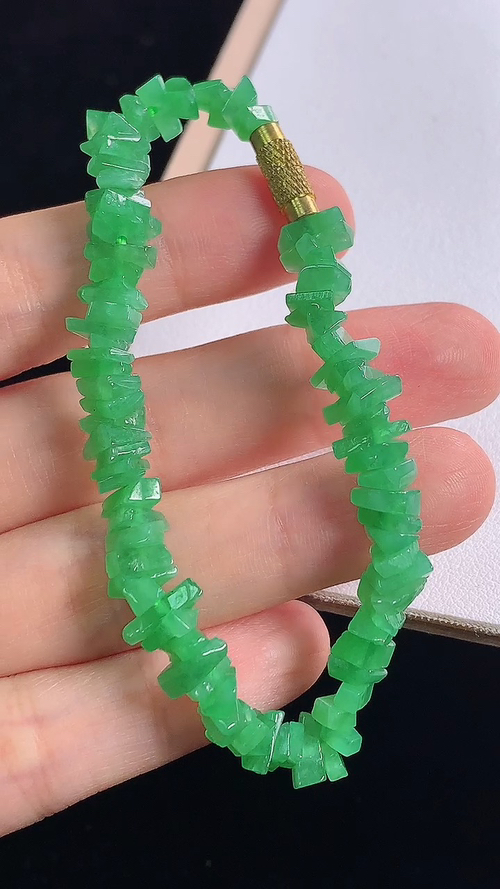 冰绿原石手链，尺寸:8.8-5.3-2.1mm 21
