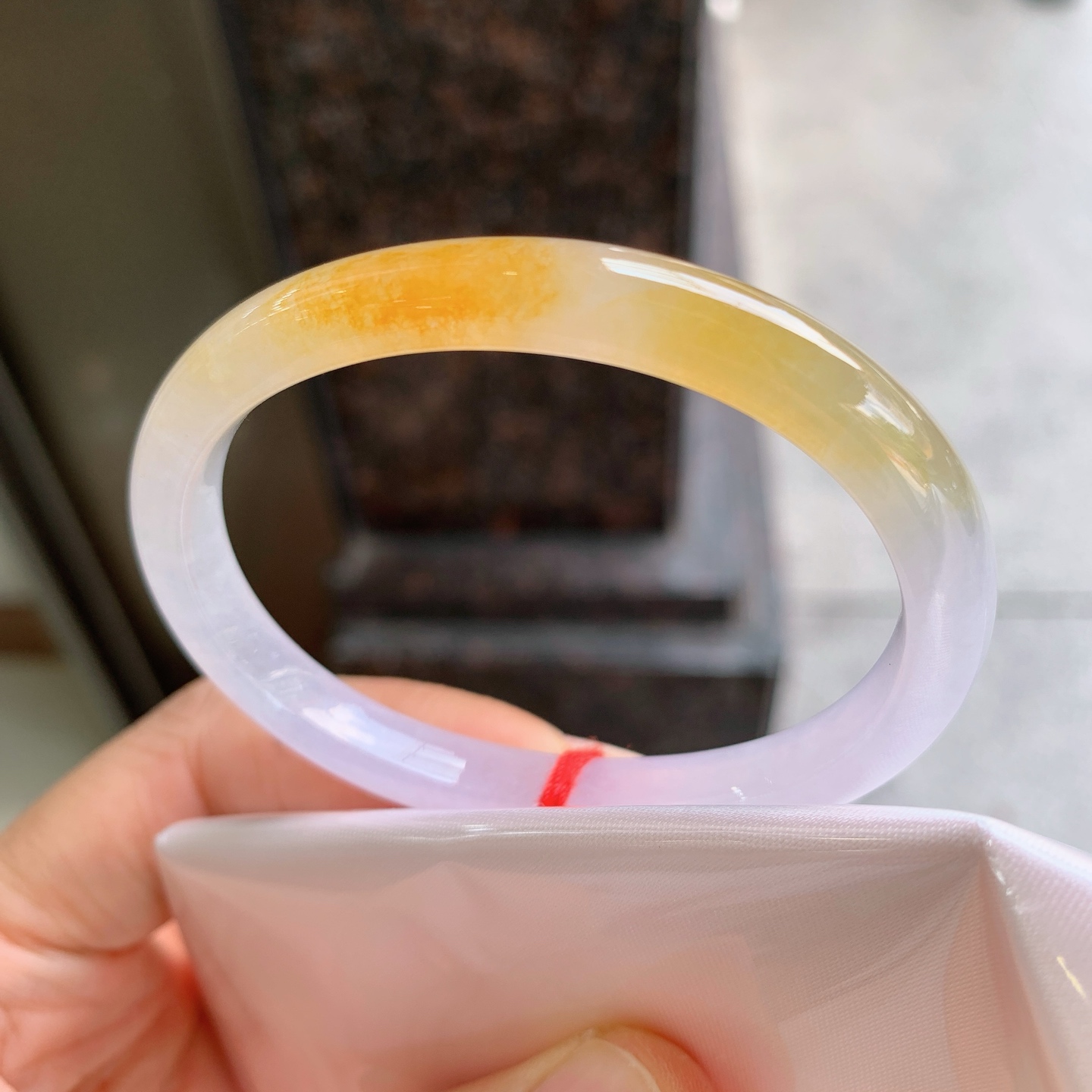 贵妃冰黄翡 微细纹 尺寸：53/43/7.3/6.2 色好
