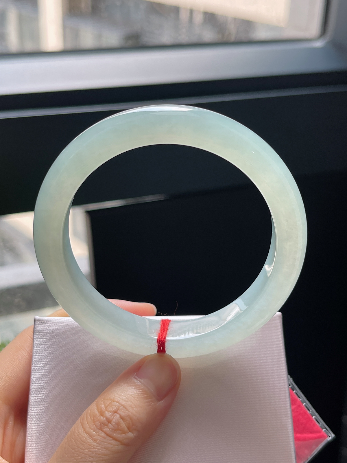 正圈57.7，胶润淡绿翡翠正圈手镯