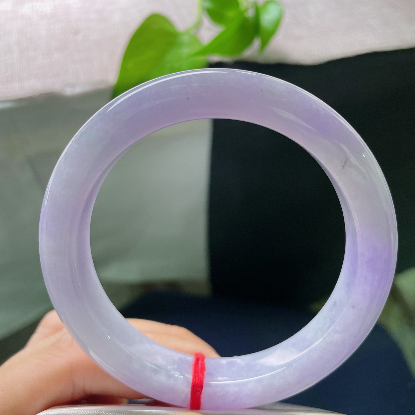 59.5/11.3/9.4紫罗兰正圈，把暮色揉碎了，融进玉里，从此便有了几分不食人间烟火的清冷。ss53123a..