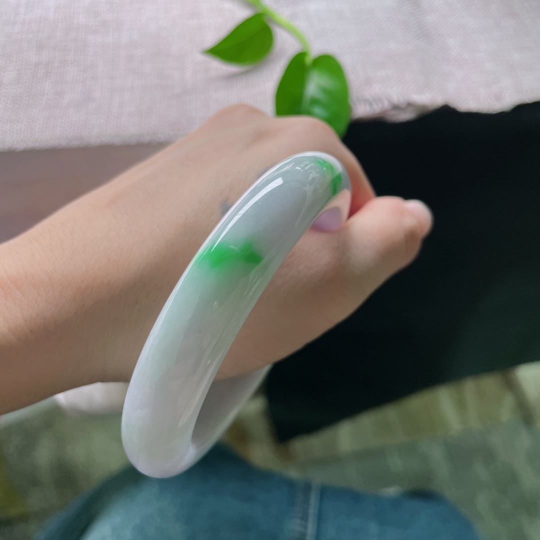 春彩正圈，水润，色系甜美，一抹翠色，优雅，有纹，ss53174a