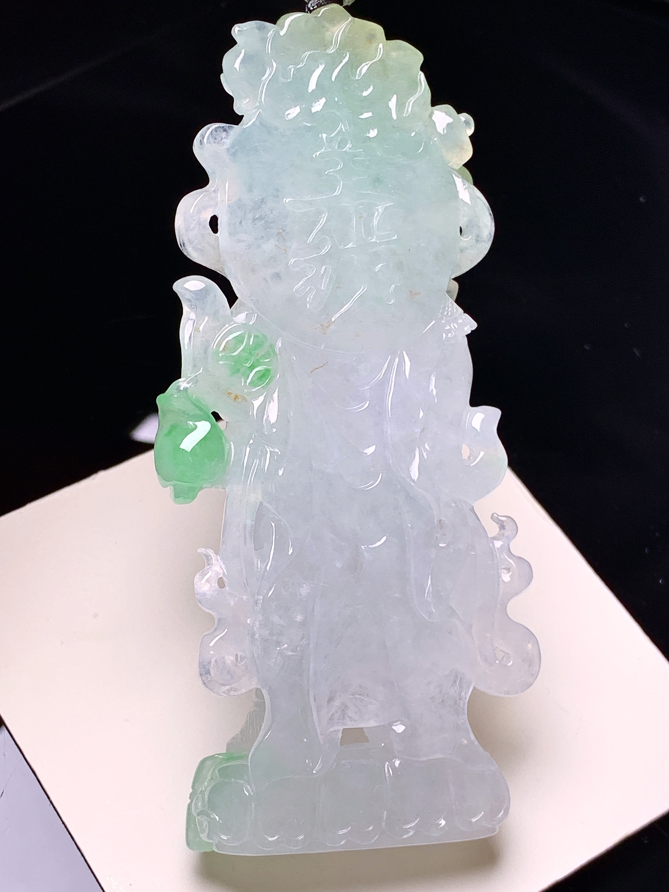 飘黄绿翡关公吊坠 玉质细腻 色泽艳丽清新 水润亮眼 整体尺寸83*35.8*11 a5