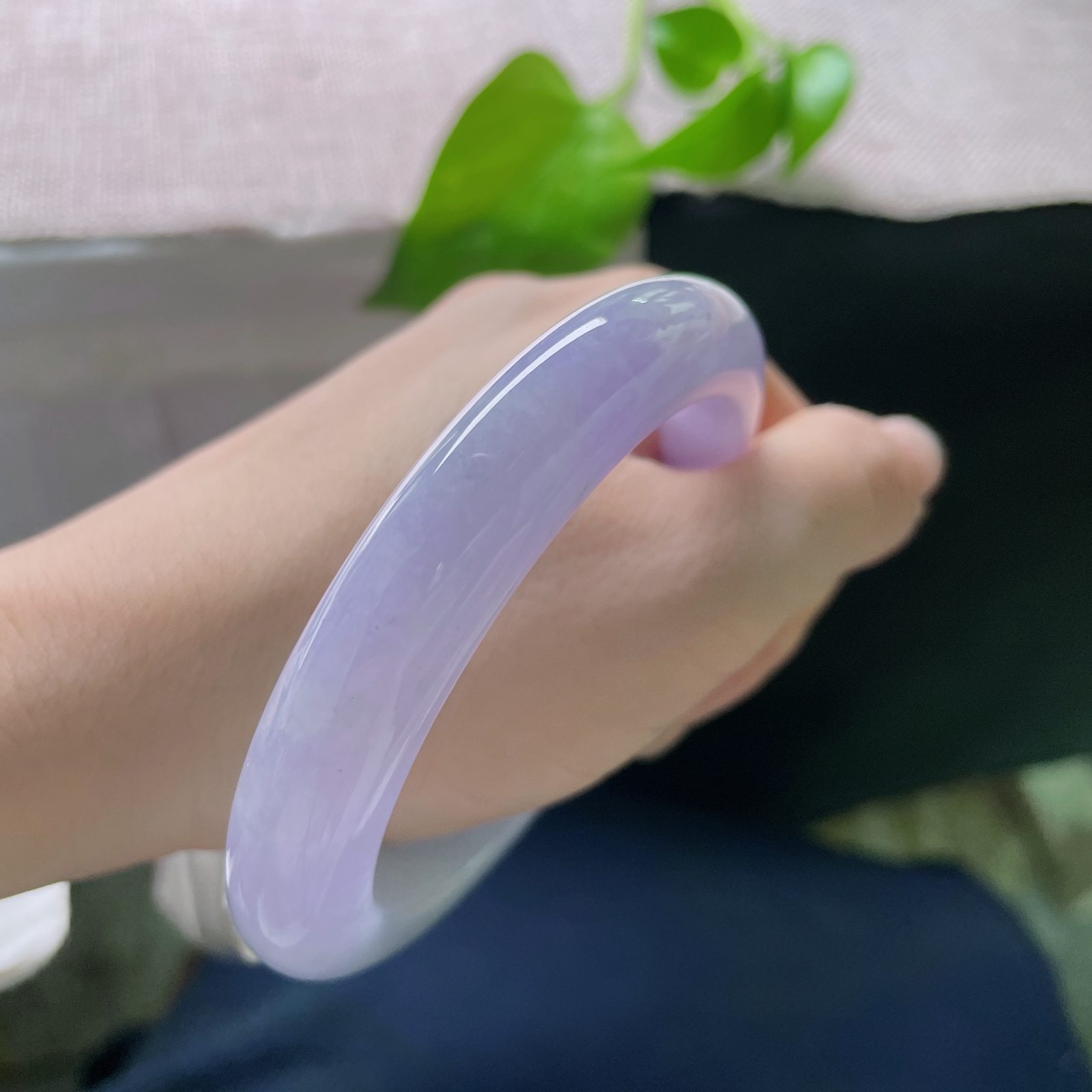 59.5/11.3/9.4紫罗兰正圈，把暮色揉碎了，融进玉里，从此便有了几分不食人间烟火的清冷。ss53123a..