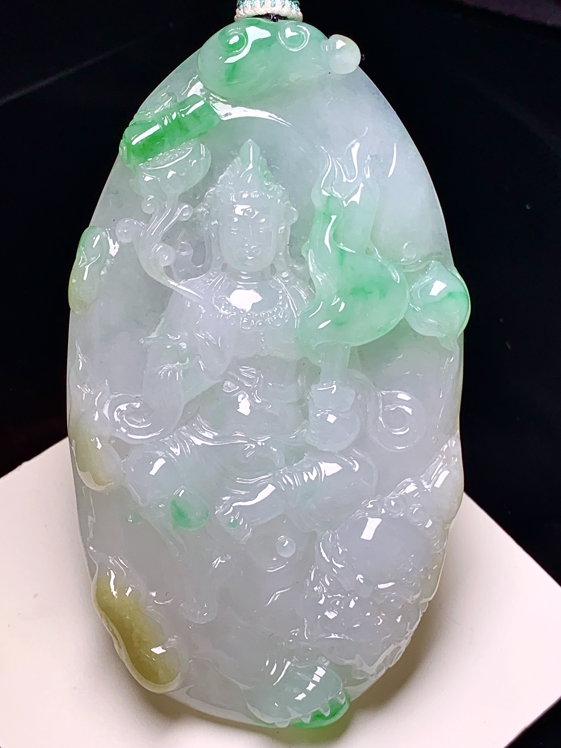飘黄绿翡文殊菩萨吊坠 玉质细腻 色泽艳丽清新 水润亮眼 整体尺寸81*46.6*8.2 a5
