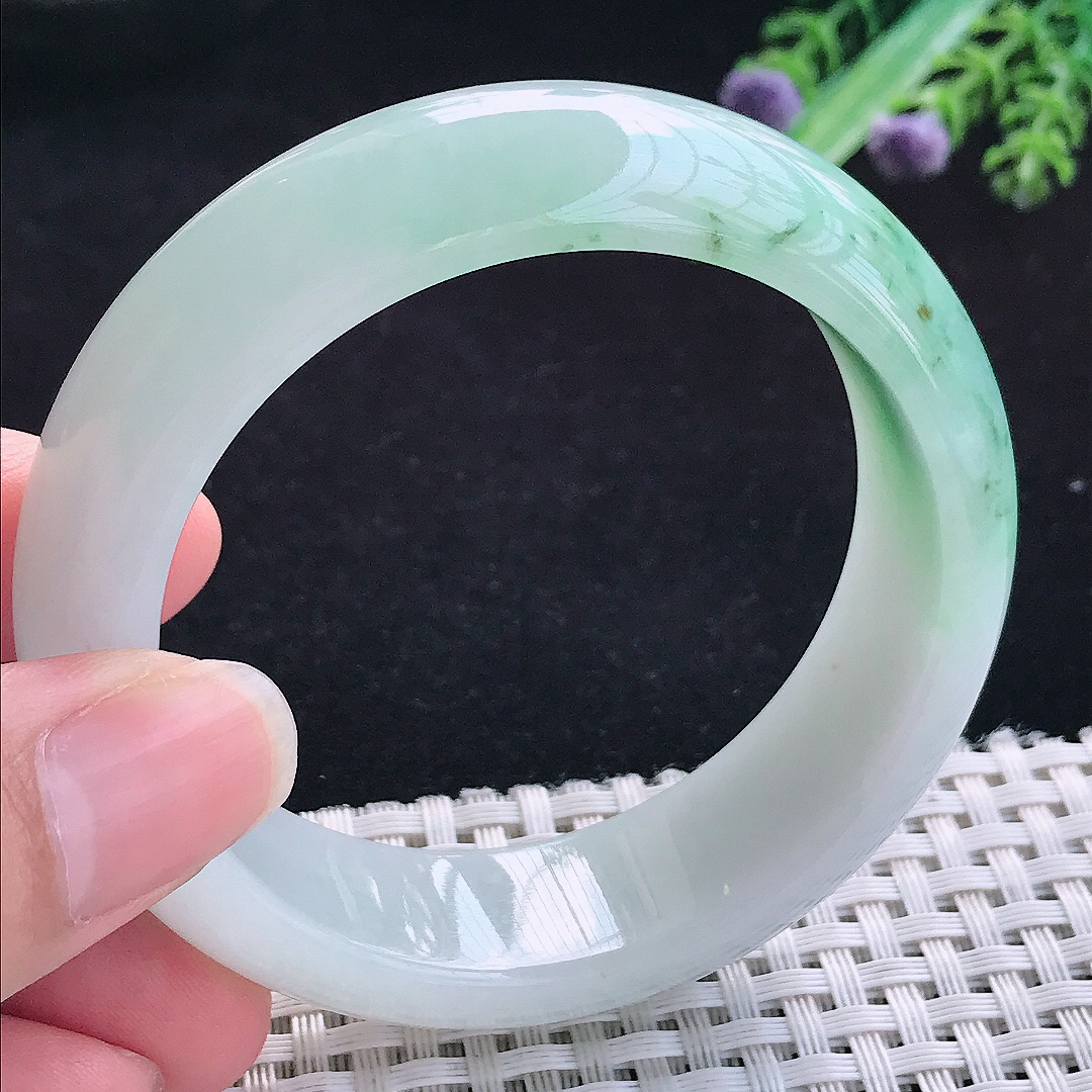 实拍A货翡翠54.5/18/9轮胎镯老坑精美冰润飘花手镯宽边玉手镯