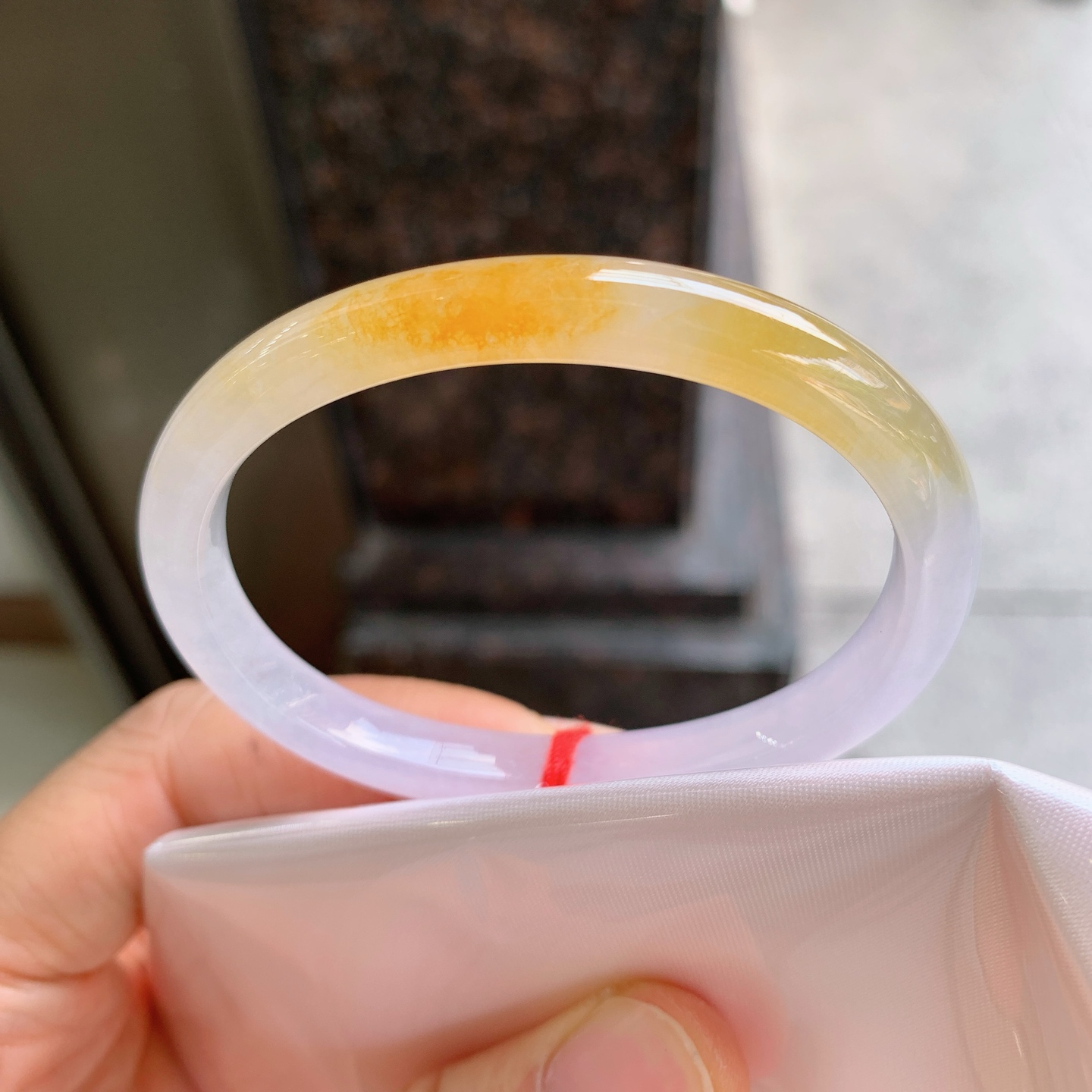 贵妃冰黄翡 微细纹 尺寸：53/43/7.3/6.2 色好