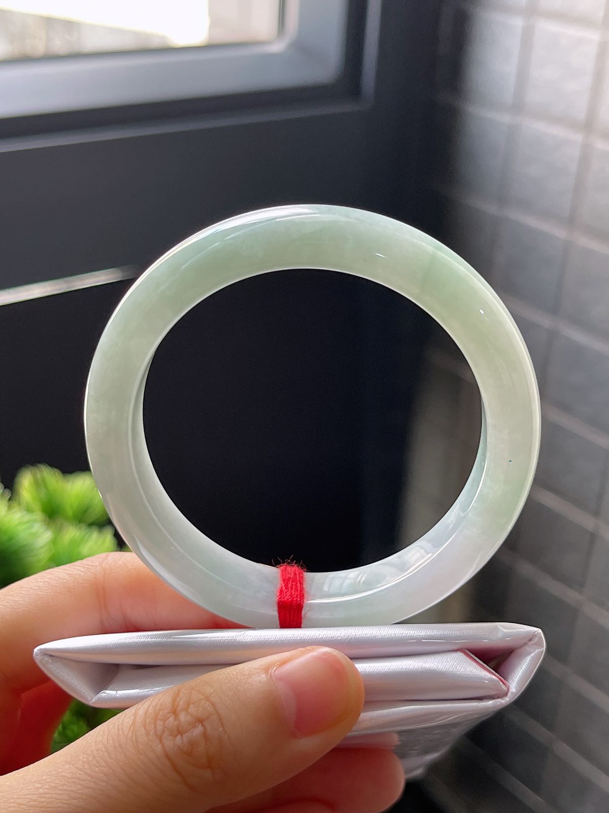 正圈52.7，糯化果绿正圈翡翠手镯