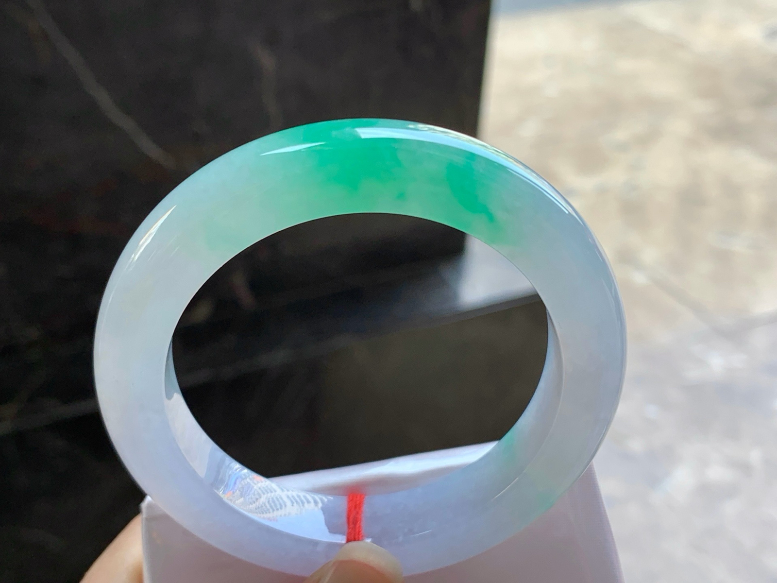 55.5-12.3-10.2

飘绿手镯^_^色阳 玉质温润