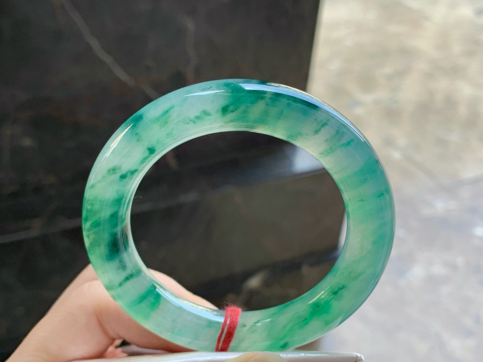 53-11.5

绿花圆条手镯^_^飘花灵韵鲜艳