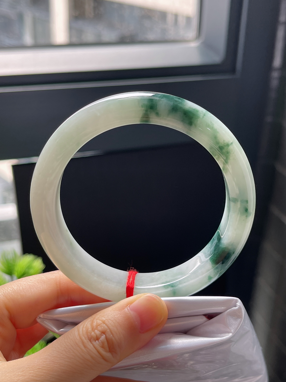 正圈59.5，糯化飘花翡翠手镯