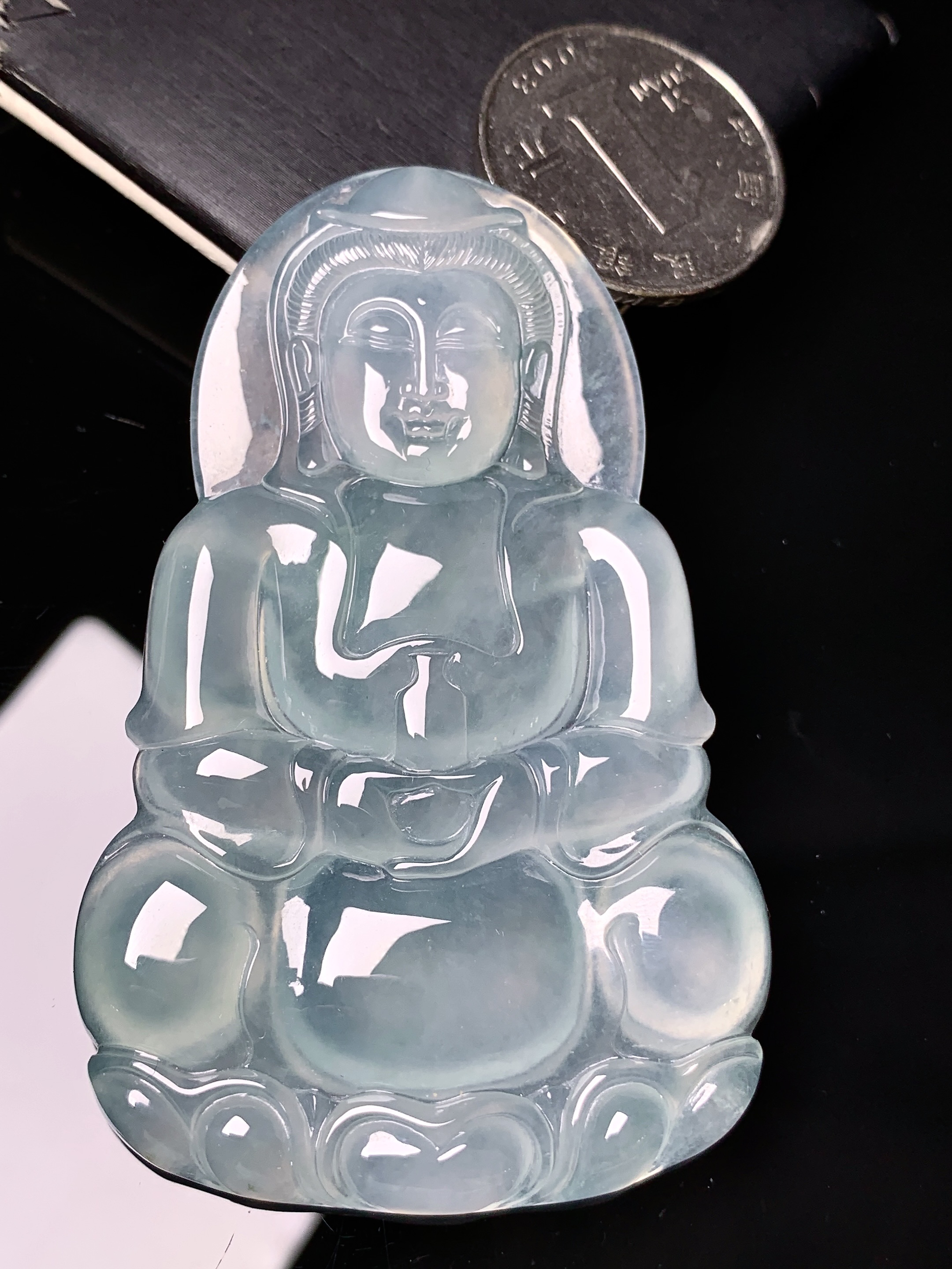 冰种观音菩萨吊坠 玉质细腻 色泽艳丽清新 水润亮眼 整体尺寸72.2*45.5*6 c1