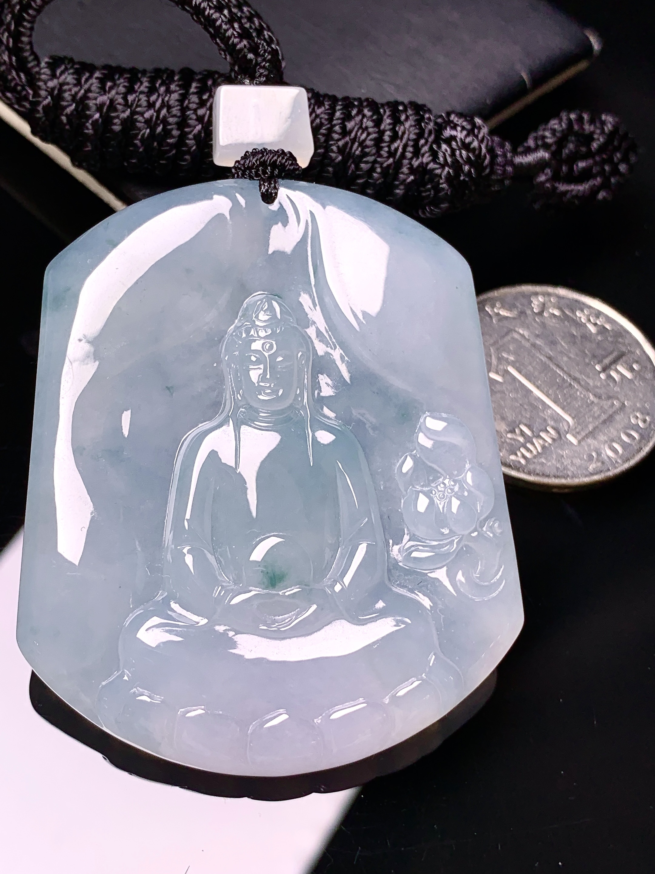 冰种观音菩萨吊坠 玉质细腻 色泽艳丽清新 水润亮眼 整体尺寸52.5*43.2*5.8 L1