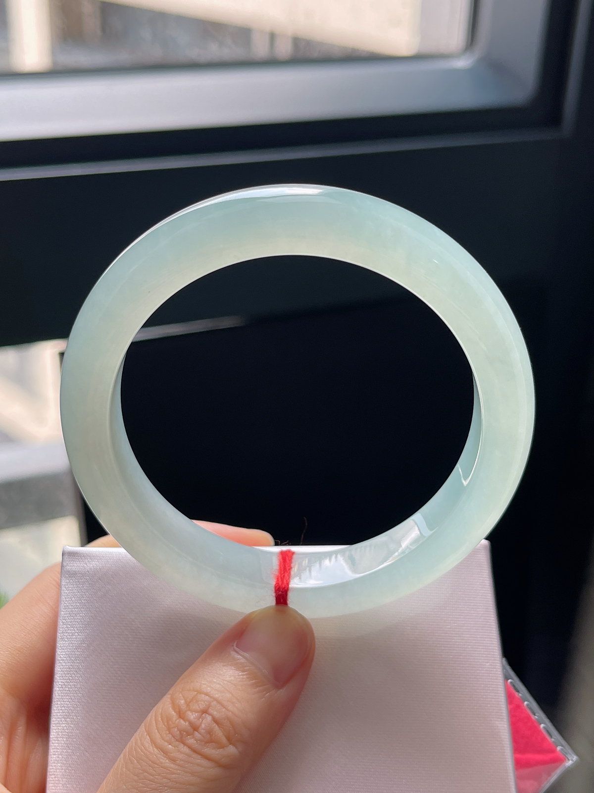 正圈57.7，胶润淡绿翡翠正圈手镯