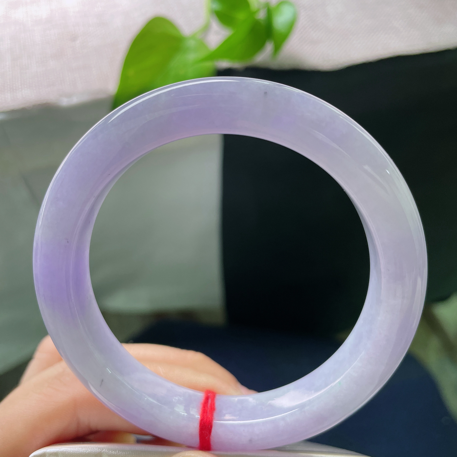 59.5/11.3/9.4紫罗兰正圈，把暮色揉碎了，融进玉里，从此便有了几分不食人间烟火的清冷。ss53123a..