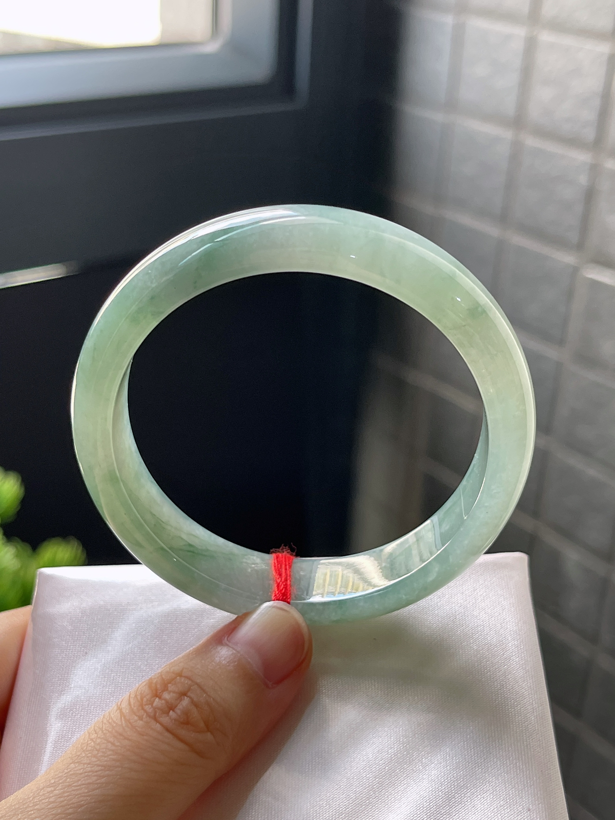 正圈54.3，冰糯飘花正圈翡翠手镯