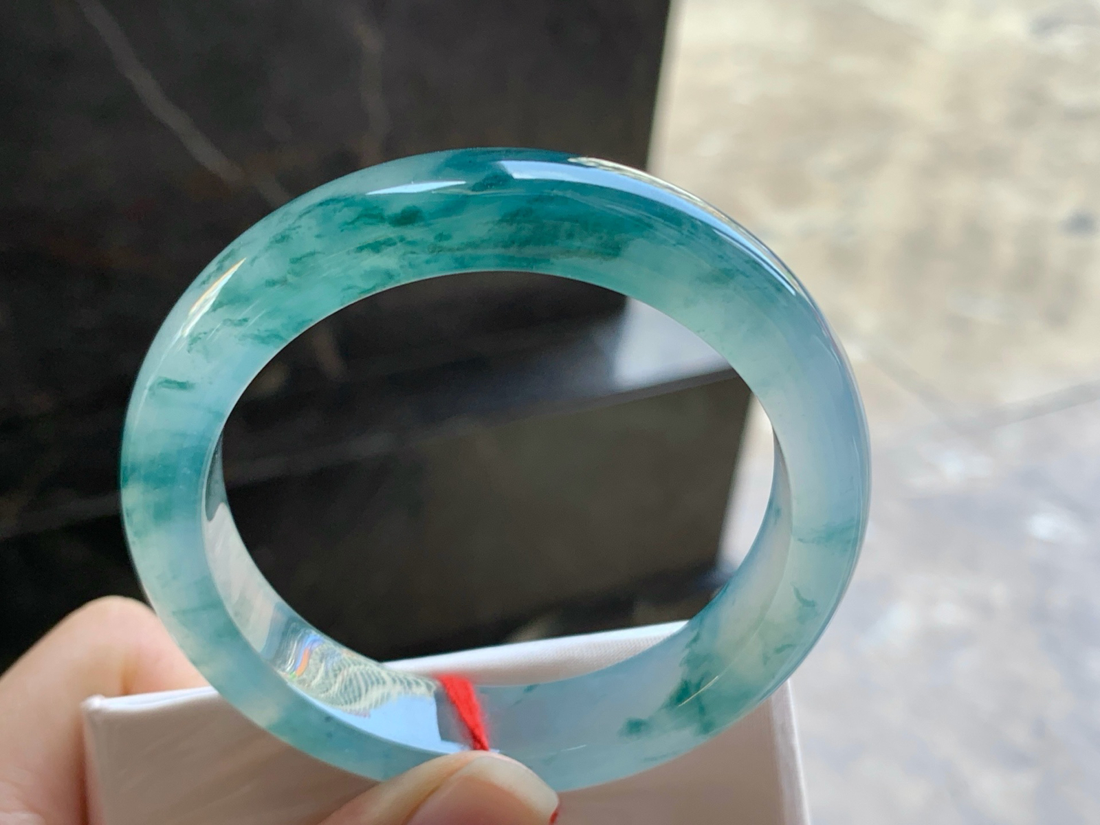 55-12.5-8.5

冰蓝花手镯^_^飘花灵韵