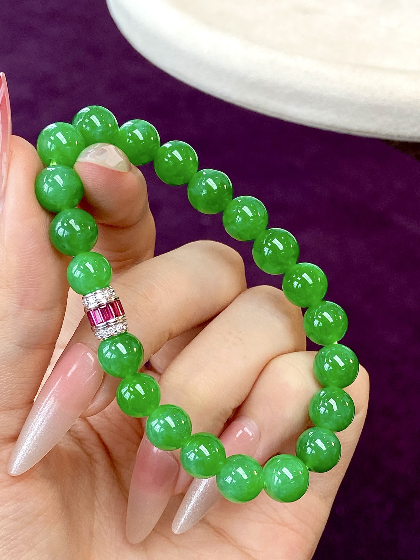 帝王绿珠珠手串，浓郁纯正，既要诸事顺利，也要珠光宝气，快来一起沉迷这抹人间富贵绿：裸石：9.3mm