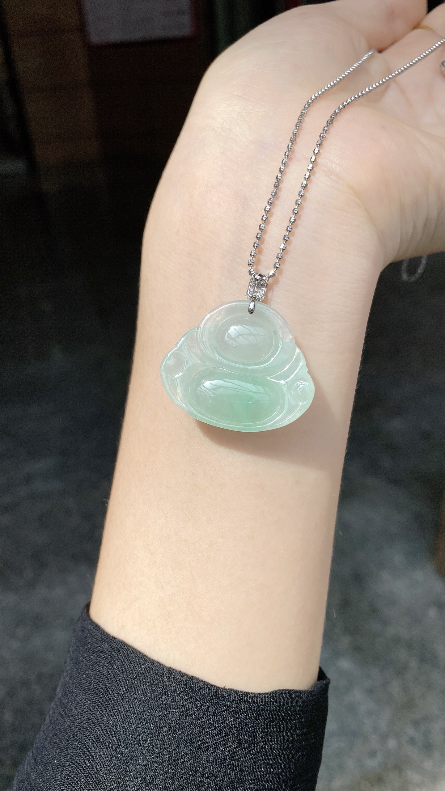 自然光 · 冰晴绿佛公吊坠 18K · 整：30.8*30.2*6.1mm 裸：25.2*30.2*6.1mm