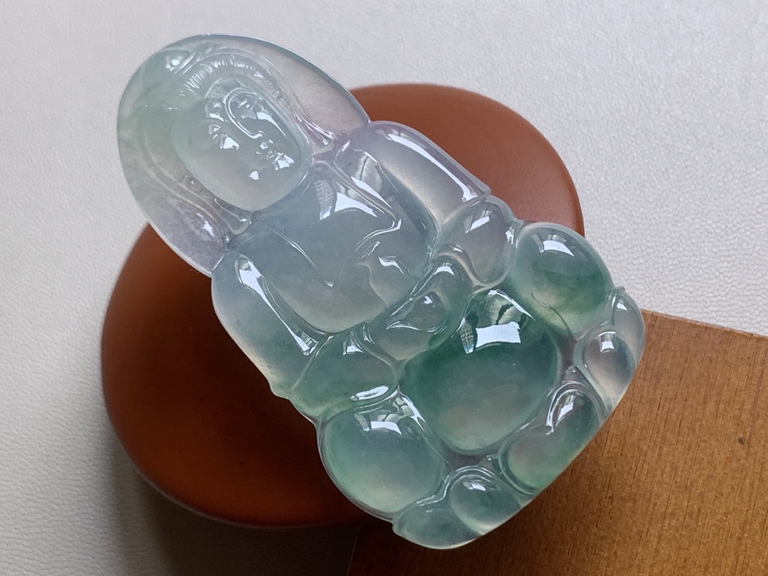 ️ 冰种飘彩观音 飘彩十分漂亮，胶感十足，无裂，尺寸56.8*34*5.8