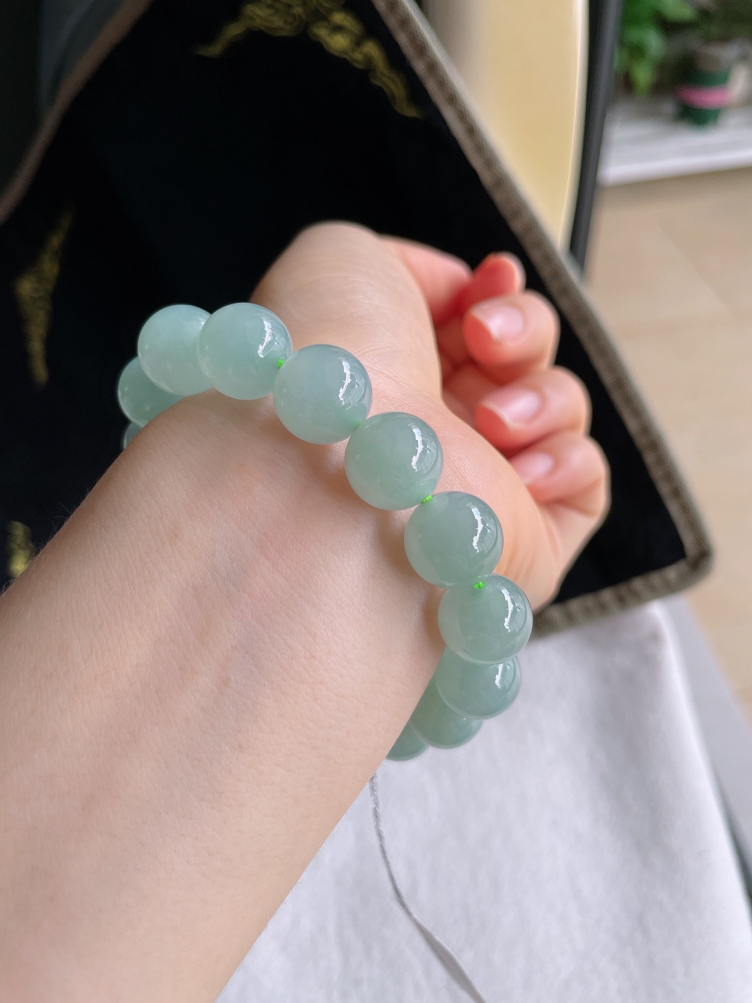 ️，缅甸天然翡翠A货，冰浅绿手串，尺寸：12.5mm。【编3031】