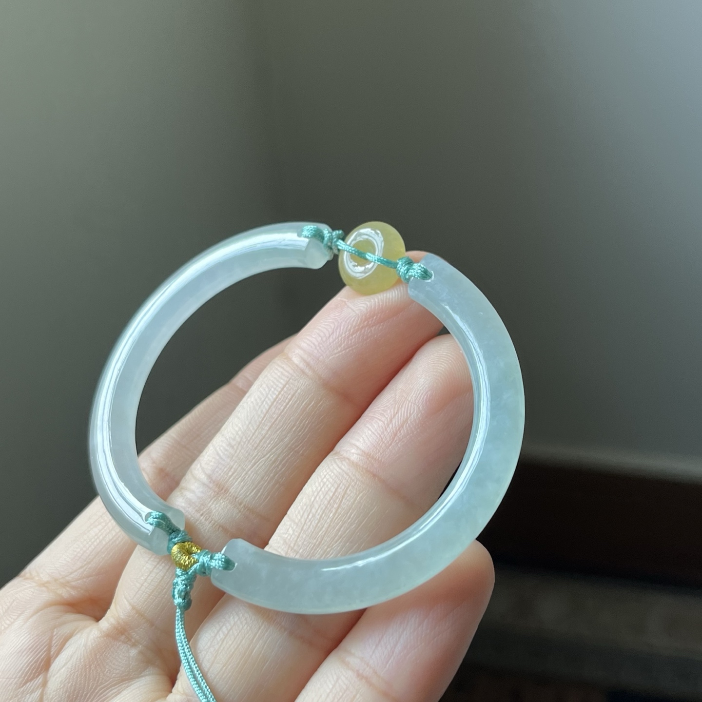 4号，冰种双龙护主手镯，种水好，冰透无裂，开口设计，不挑手围，内直径54.1×45，条宽7.1×5.8
