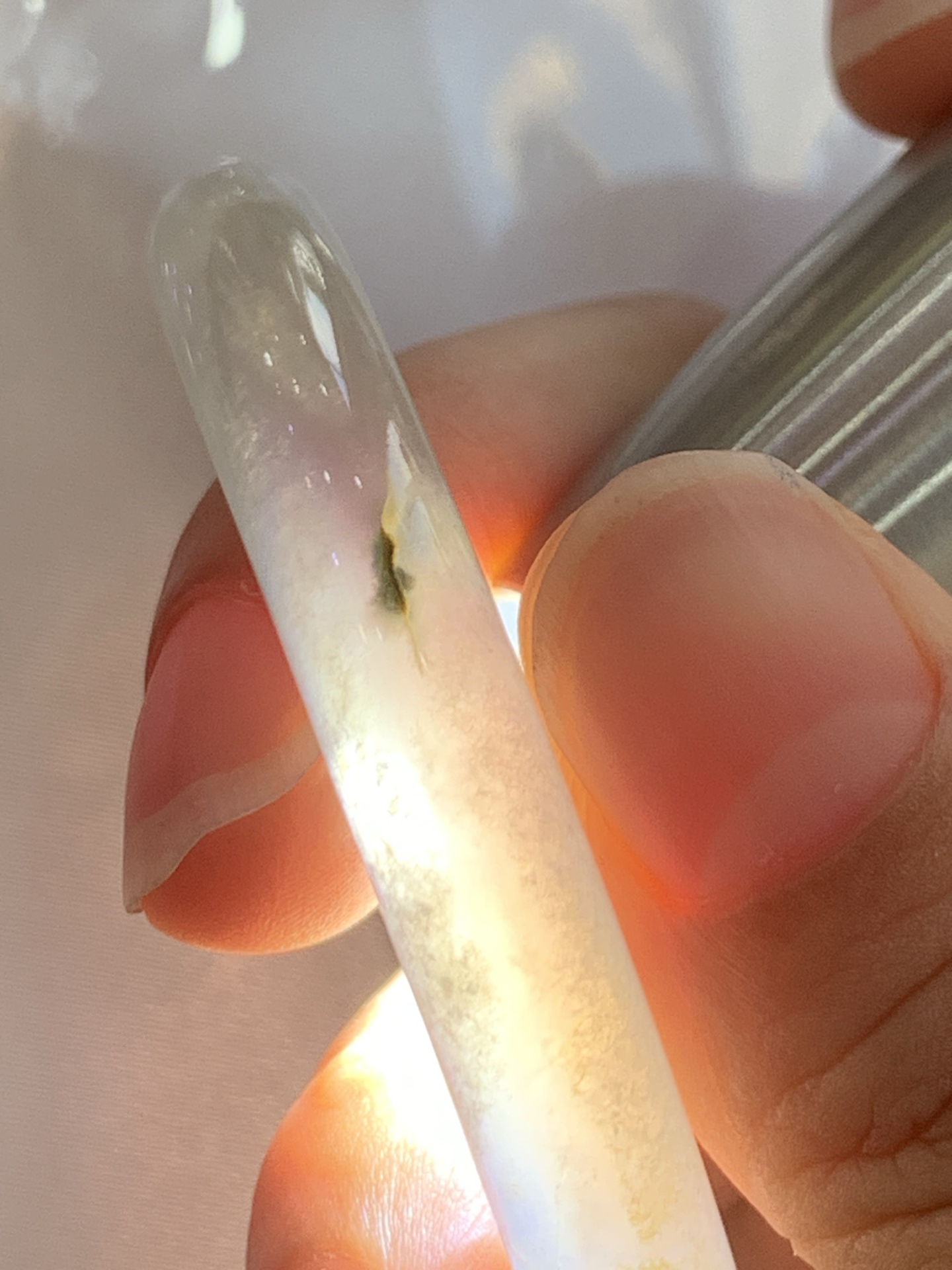 冰飘花贵妃, 0525-N800, 打灯纹裂，底妆冰润细腻，冰底中开出了朵朵蓝花，飘花灵动飘逸，勾勒出一幅唯美诗意的山水意境画，古典优雅又秀气