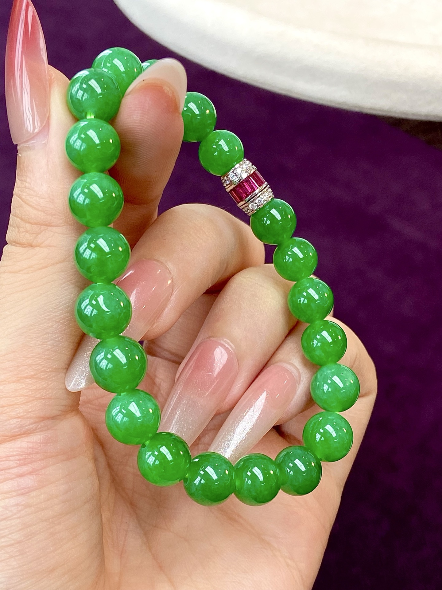 帝王绿珠珠手串，浓郁纯正，既要诸事顺利，也要珠光宝气，快来一起沉迷这抹人间富贵绿：裸石：9.3mm