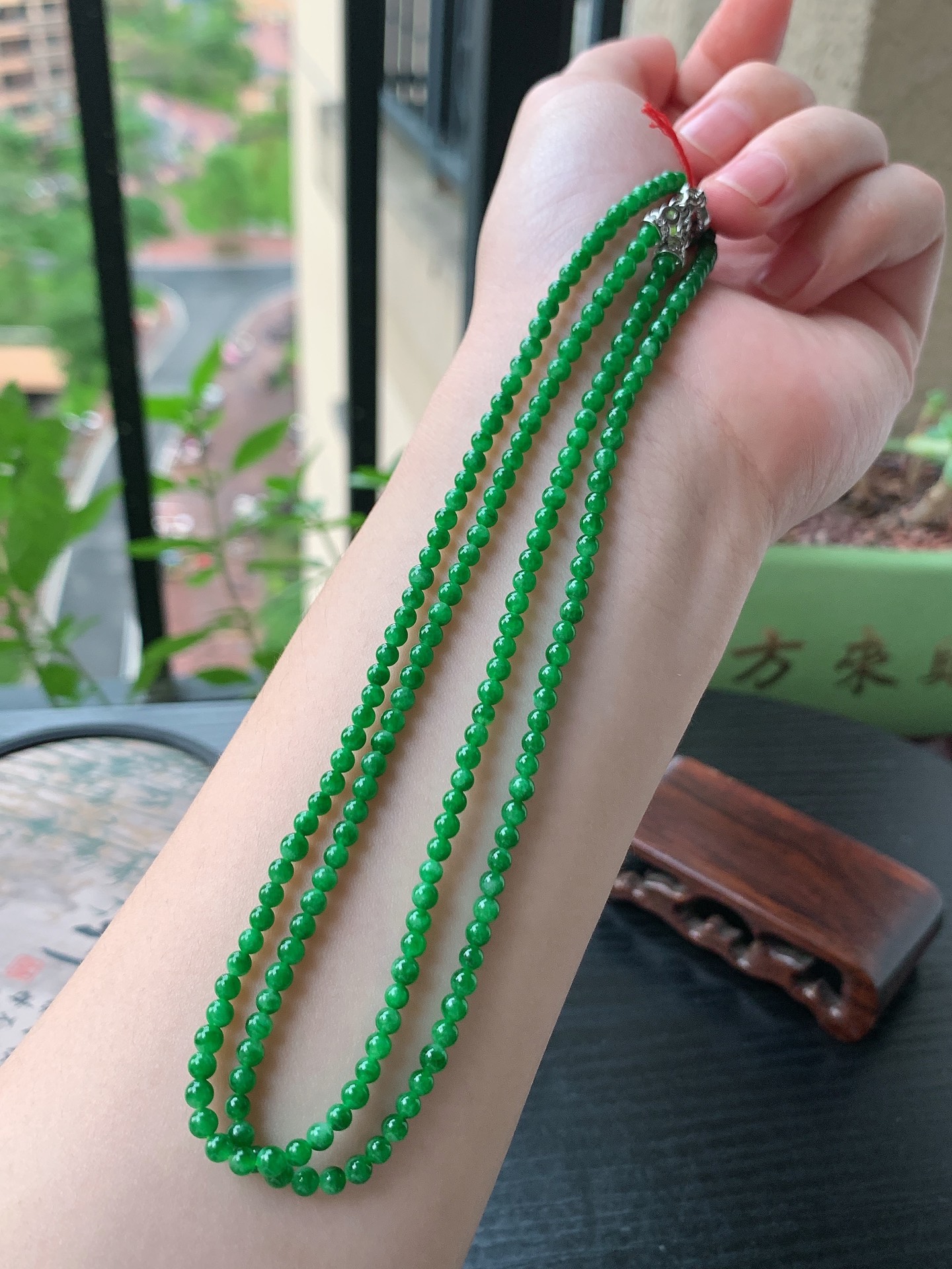 老坑冰种胶感飘阳绿圆珠项链 裸石尺寸:3.2mm
