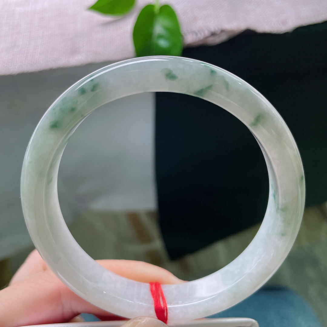 61.8/11.8/7.8，飘花正圈，水润，细腻，甜美，优雅，一点皮纹，ss52201a