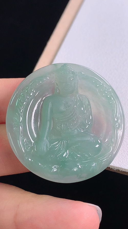 冰蓝大日如来，无裂，尺寸:33.9-33.9-5.0mm 24