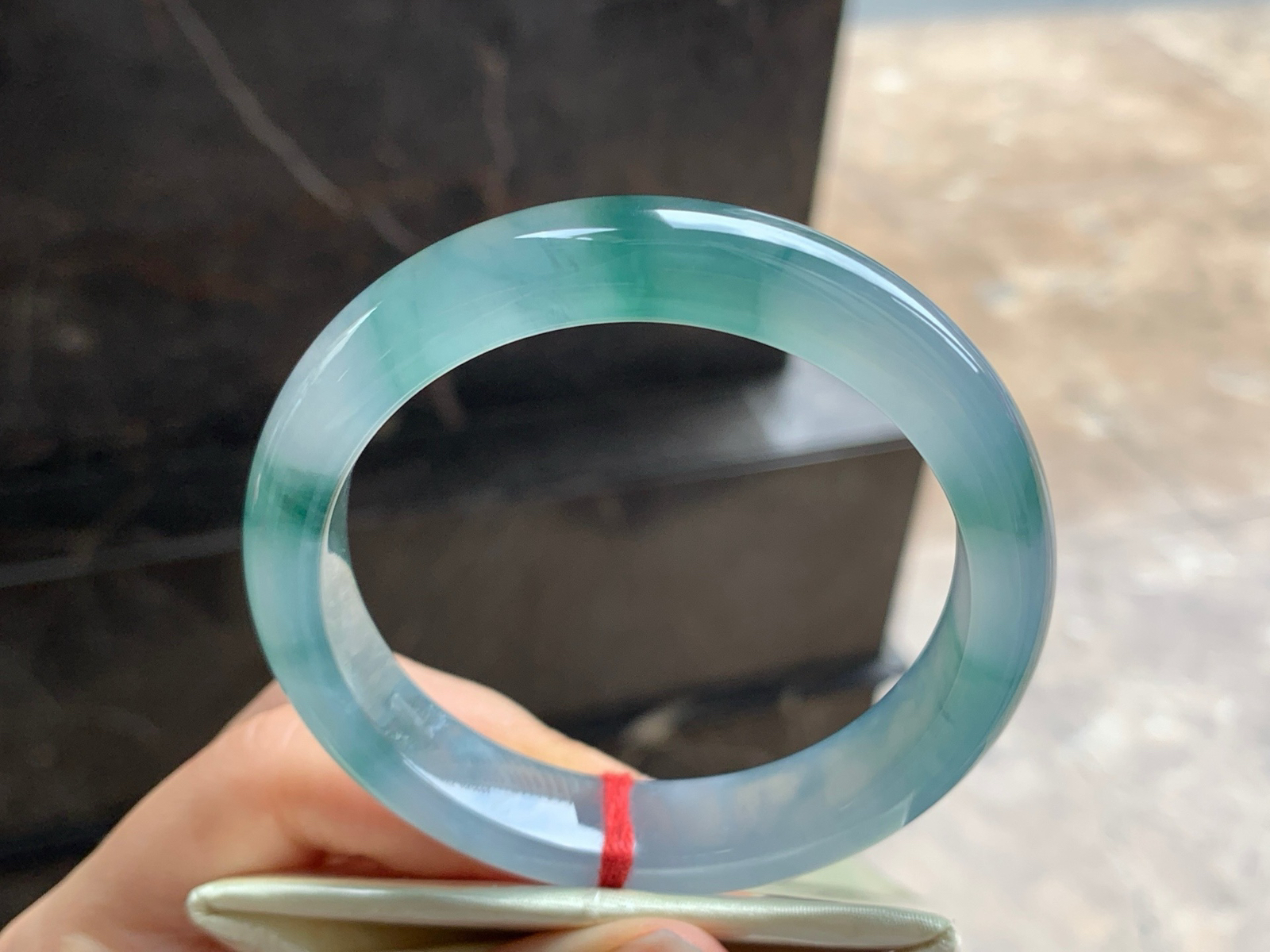 57-12.4-8.3

冰种蓝花手镯^_^飘花浓郁
