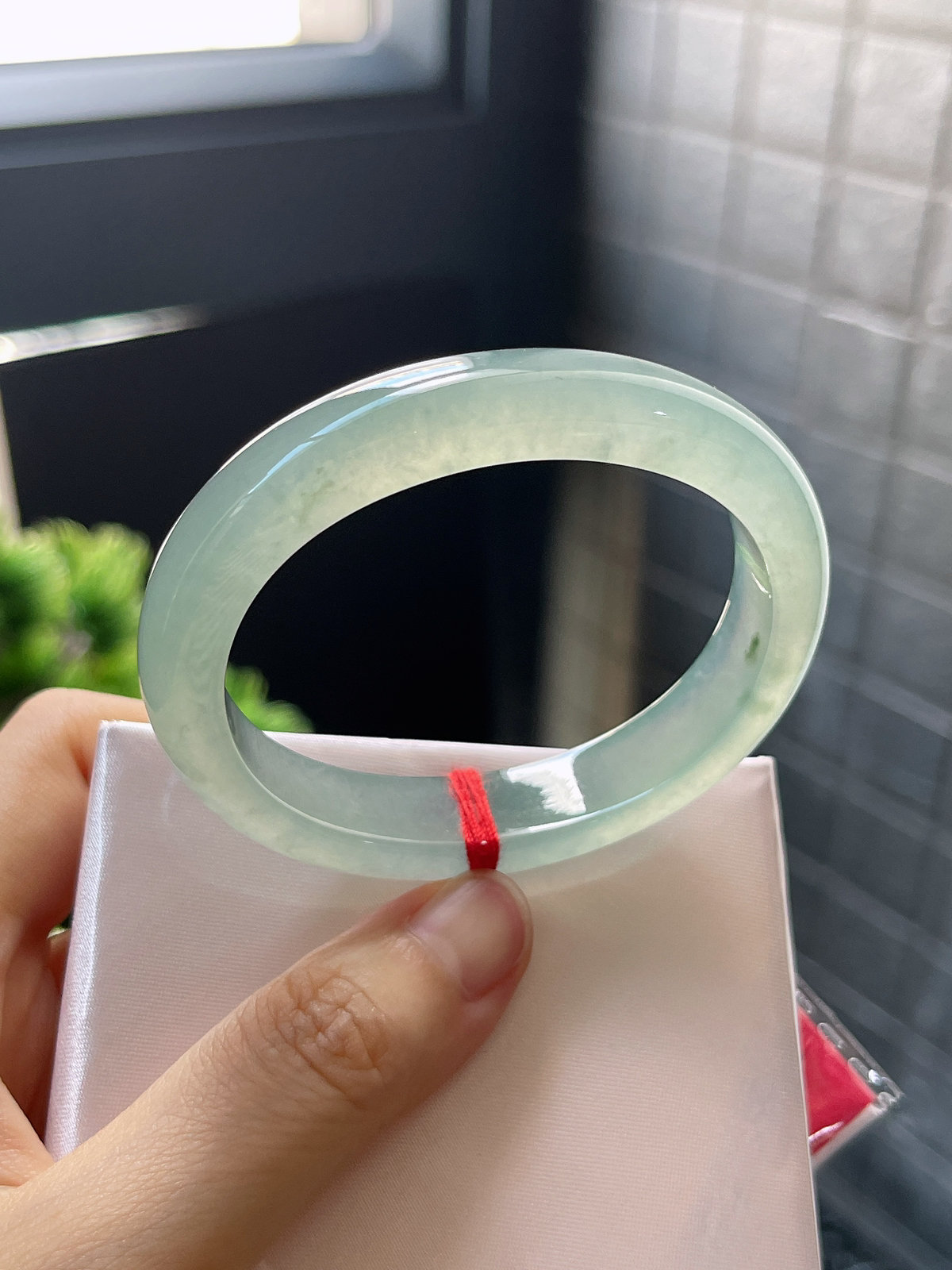 贵妃52.4，冰种湖水绿翡翠手镯