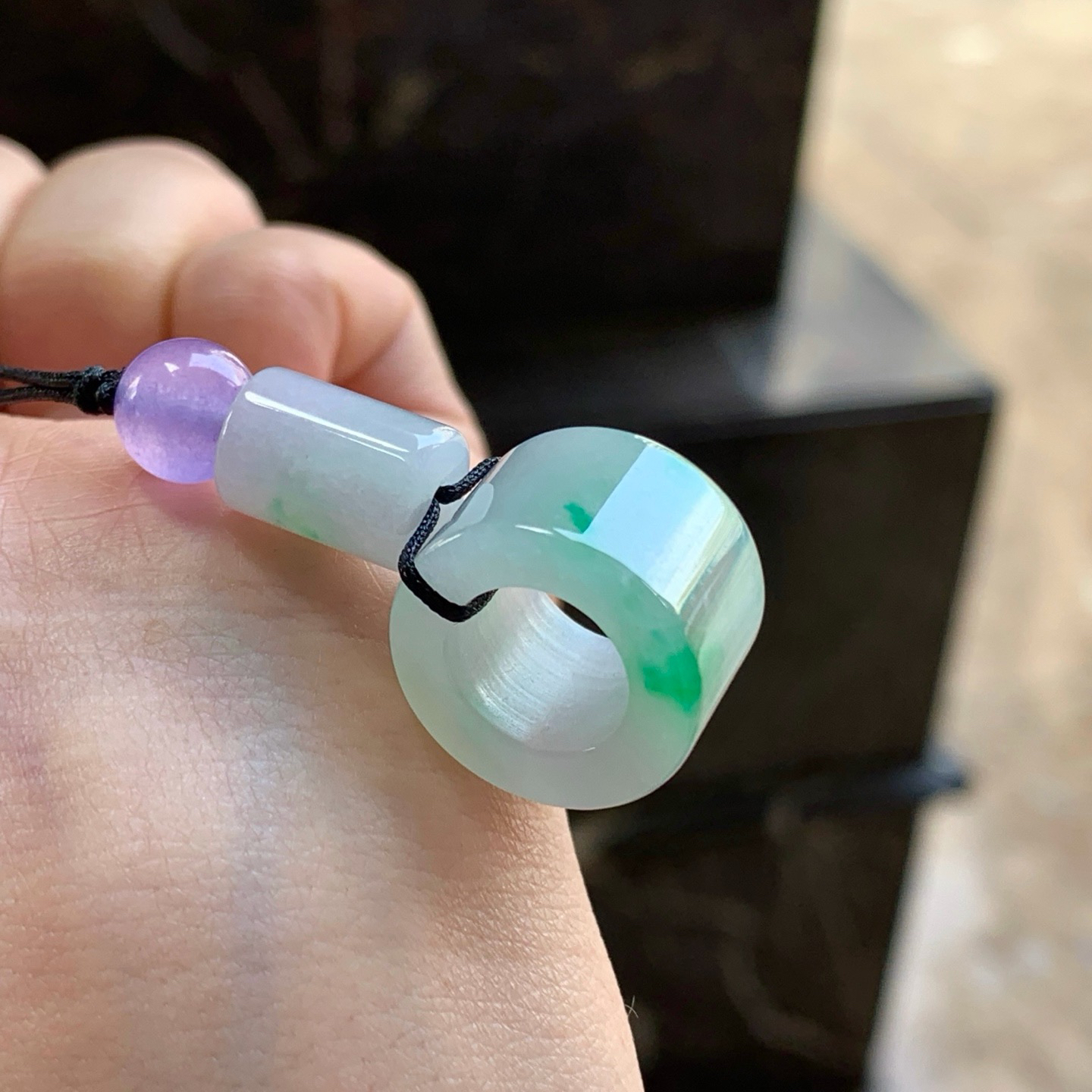 飘绿吊坠^_^色阳