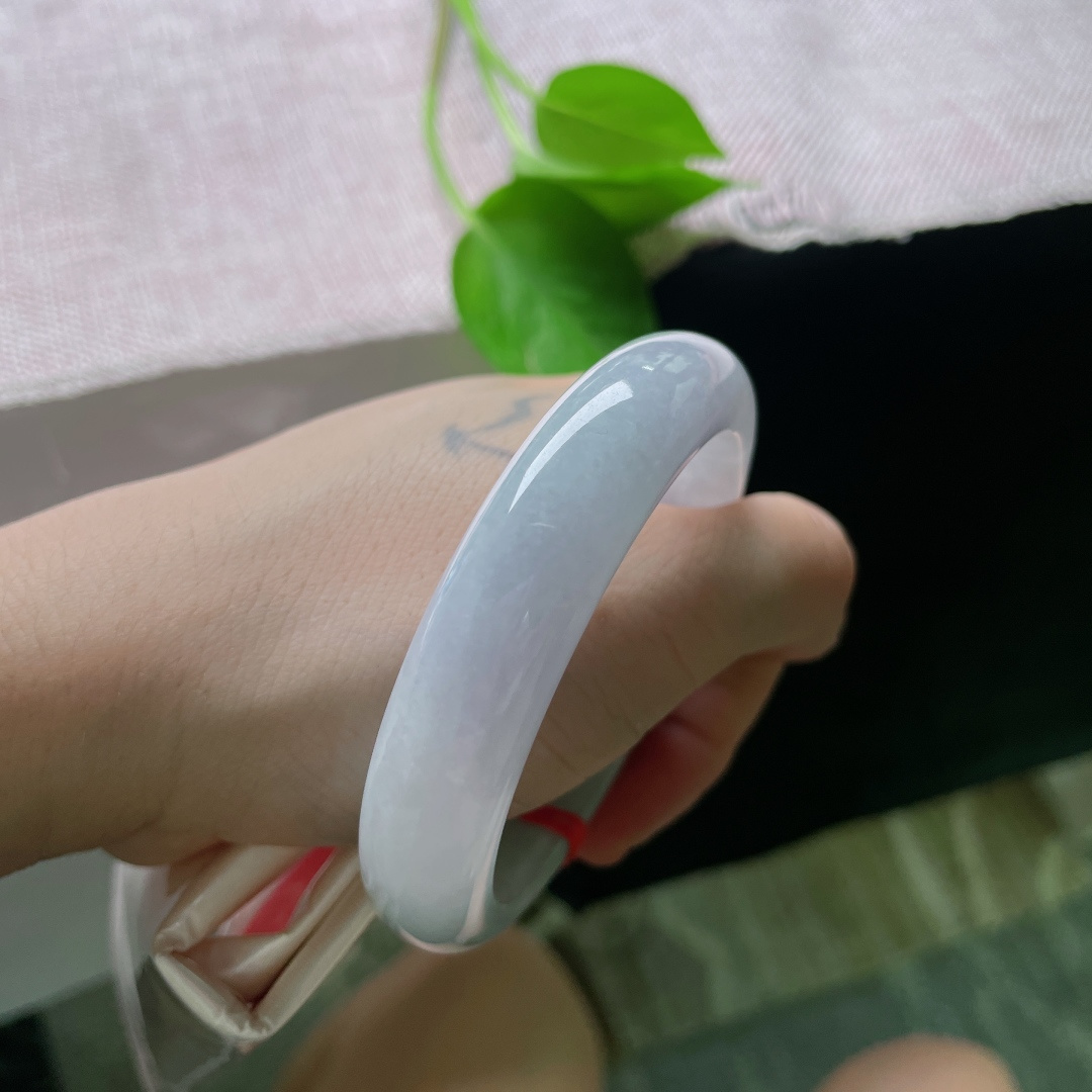 淡紫淡绿正圈，从容优雅，底子细腻，干净，温柔如玉，肤如凝脂，皮纹，ss53053a