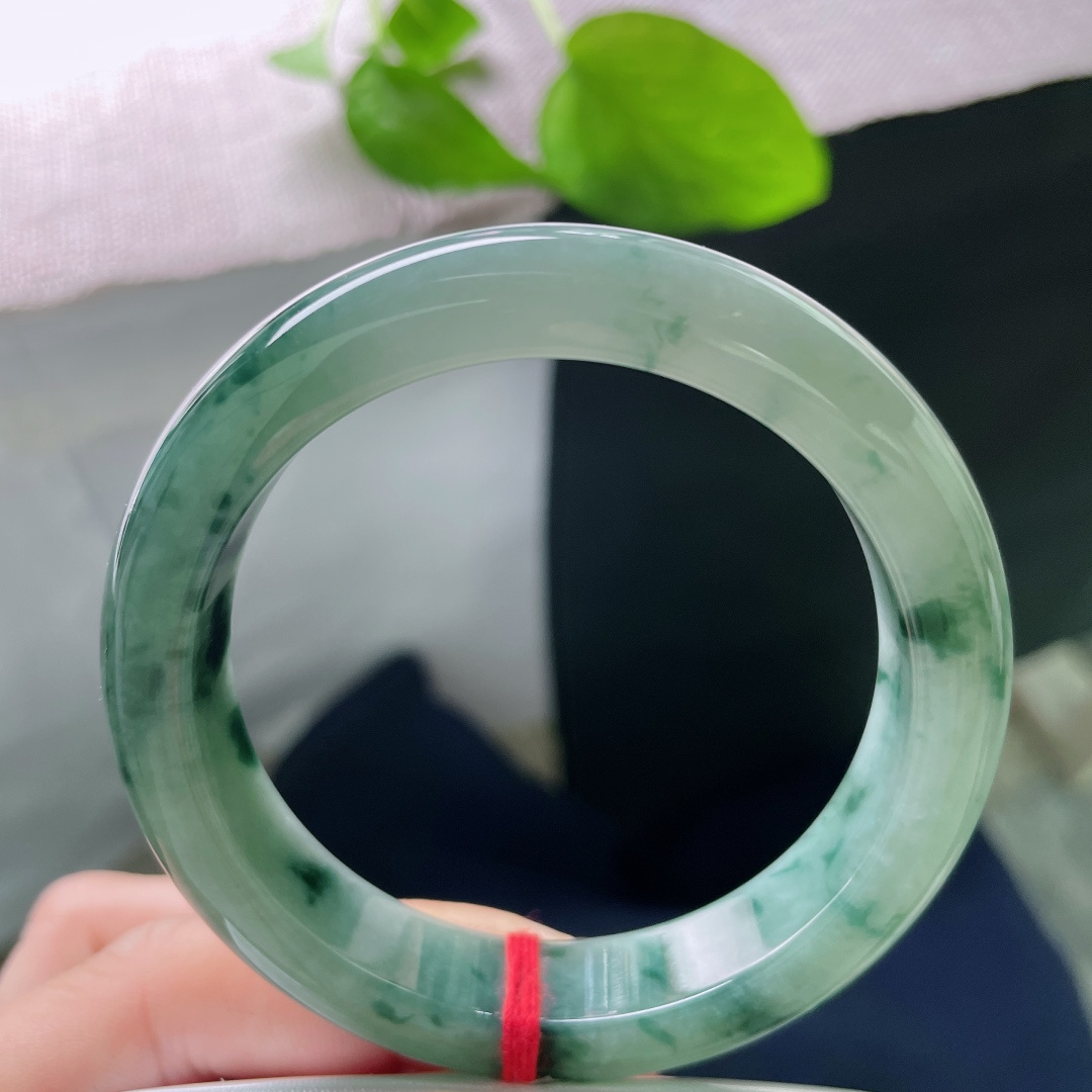 55.4/12.9/8.6，飘花正圈，满圈花色，如远山含黛，青幽雅致，水润，无裂，ss51333a