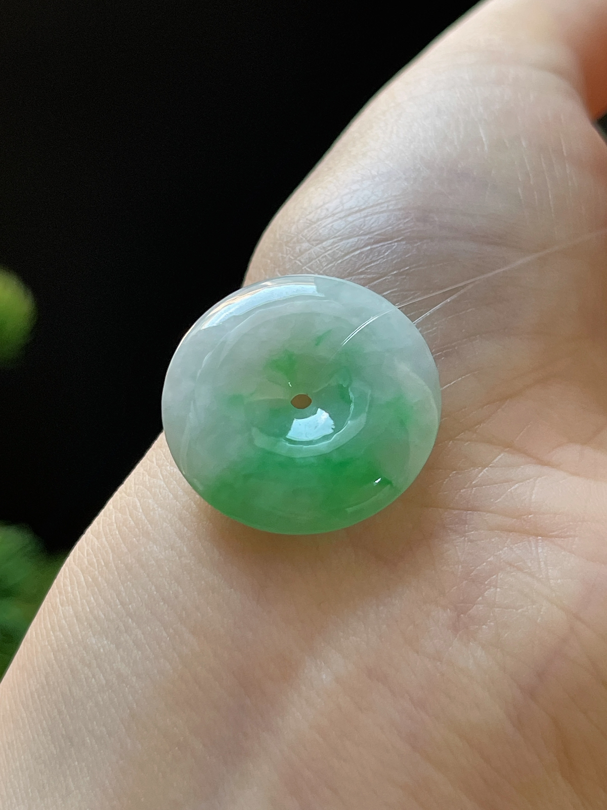 翡翠糯化种飘绿平安扣