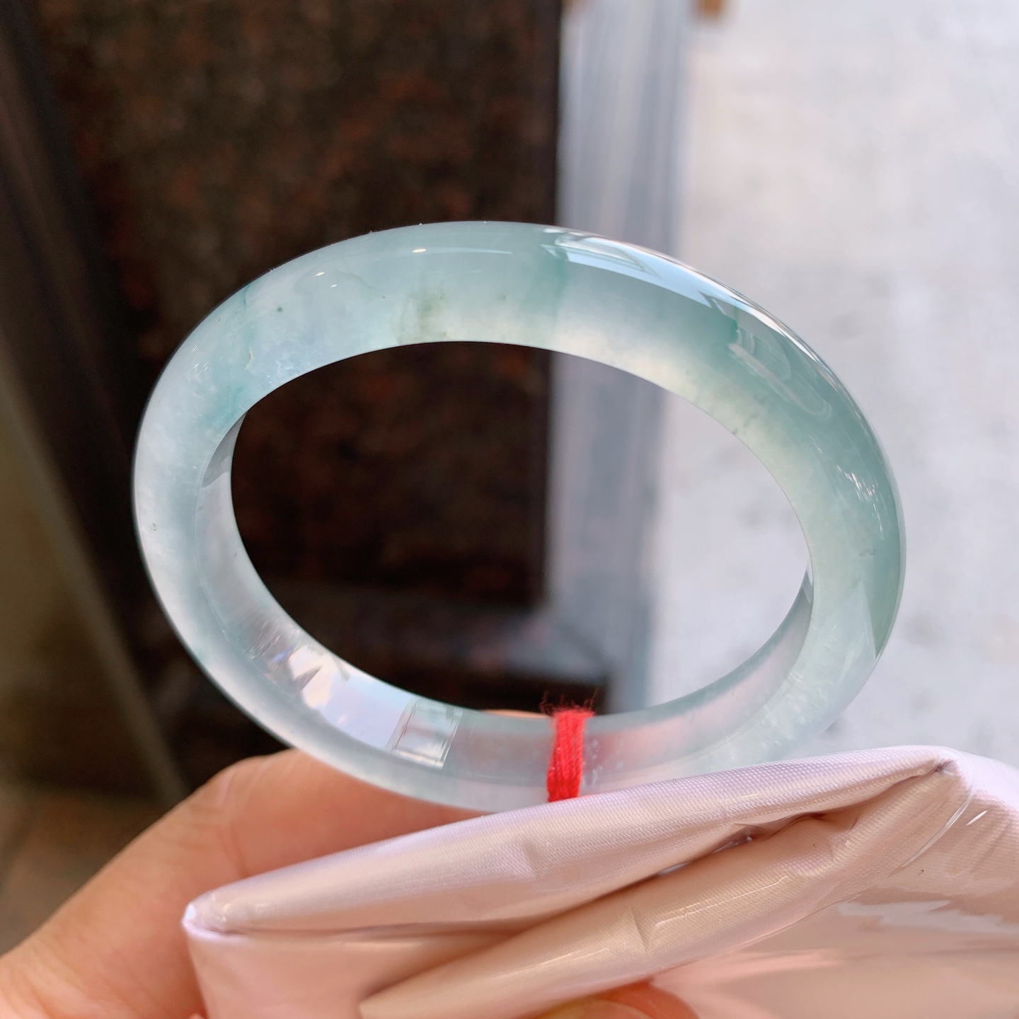 贵妃冰飘花 微细纹 尺寸：52/46/9.2/7.2 起荧光